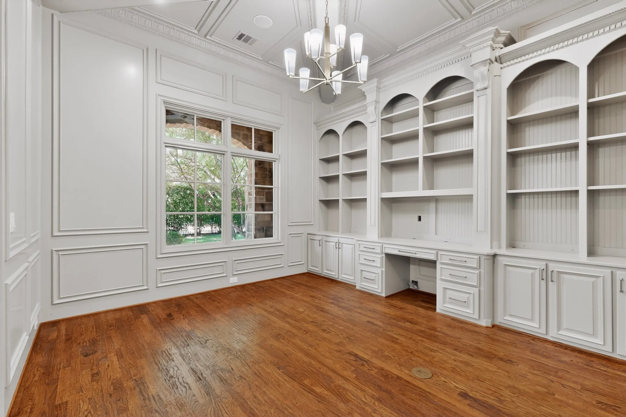 Single Family Residence For Sale in Dallas County , 4424 Glenleigh Drive, Dallas, Texas 75220, 5 Bedroom, 7 Bathroom, 3 Garage spaces, 6,578 Sqft, built in 2005, mls#21260964, Real Estate Agent in Dallas, Homes For Sale in Dallas county, Homes For Sale in Dallas, Realtor in Dallas Texas, Real Estate Brokerage Independent Realty Texas, Luminita Cordes Realtor