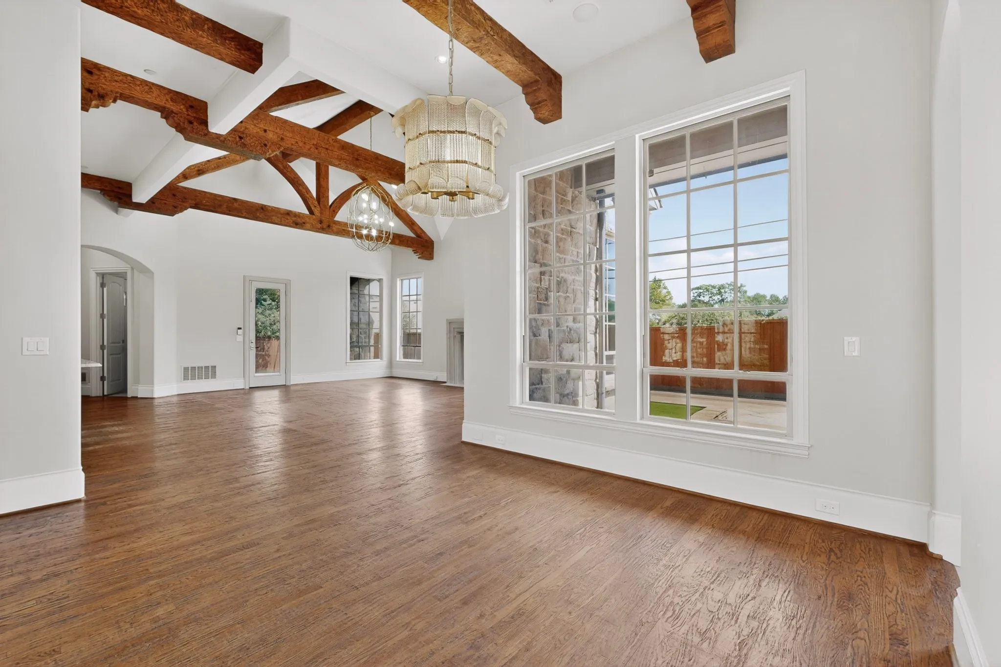 Single Family Residence For Sale in Dallas County , 4424 Glenleigh Drive, Dallas, Texas 75220, 5 Bedroom, 7 Bathroom, 3 Garage spaces, 6,578 Sqft, built in 2005, mls#21260964, Real Estate Agent in Dallas, Homes For Sale in Dallas county, Homes For Sale in Dallas, Realtor in Dallas Texas, Real Estate Brokerage Independent Realty Texas, Luminita Cordes Realtor