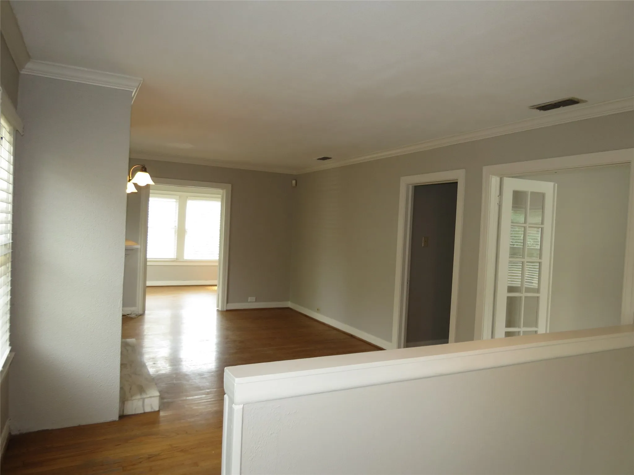 Duplex For Rent in Dallas County , 5944 Morningside Avenue, Dallas, Texas 75206, 2 Bedroom, 1 Bathroom, Garage spaces, 1,487 Sqft, built in 1938, mls#21267169, Real Estate Agent in Dallas, Homes For Rent in Dallas county, Homes For Rent in Dallas, Realtor in Dallas Texas, Real Estate Brokerage Independent Realty Texas, Luminita Cordes Realtor