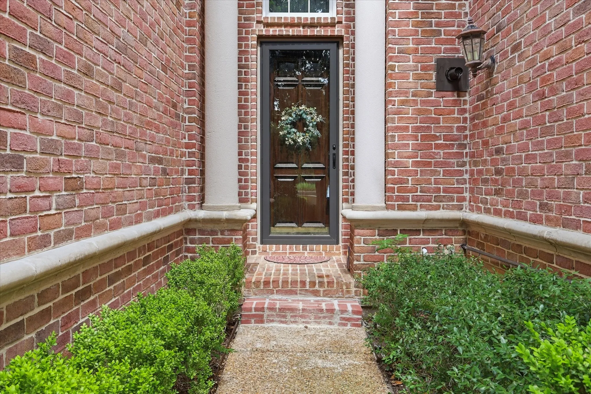 Townhouse For Sale in Dallas County , 4222 Spyglass Hill Lane, Irving, Texas 75038, 2 Bedroom, 3 Bathroom, 2 Garage spaces, 2,132 Sqft, built in 1998, mls#21270262, Real Estate Agent in Irving, Homes For Sale in Dallas county, Homes For Sale in Irving, Realtor in Irving Texas, Real Estate Brokerage Independent Realty Texas, Luminita Cordes Realtor