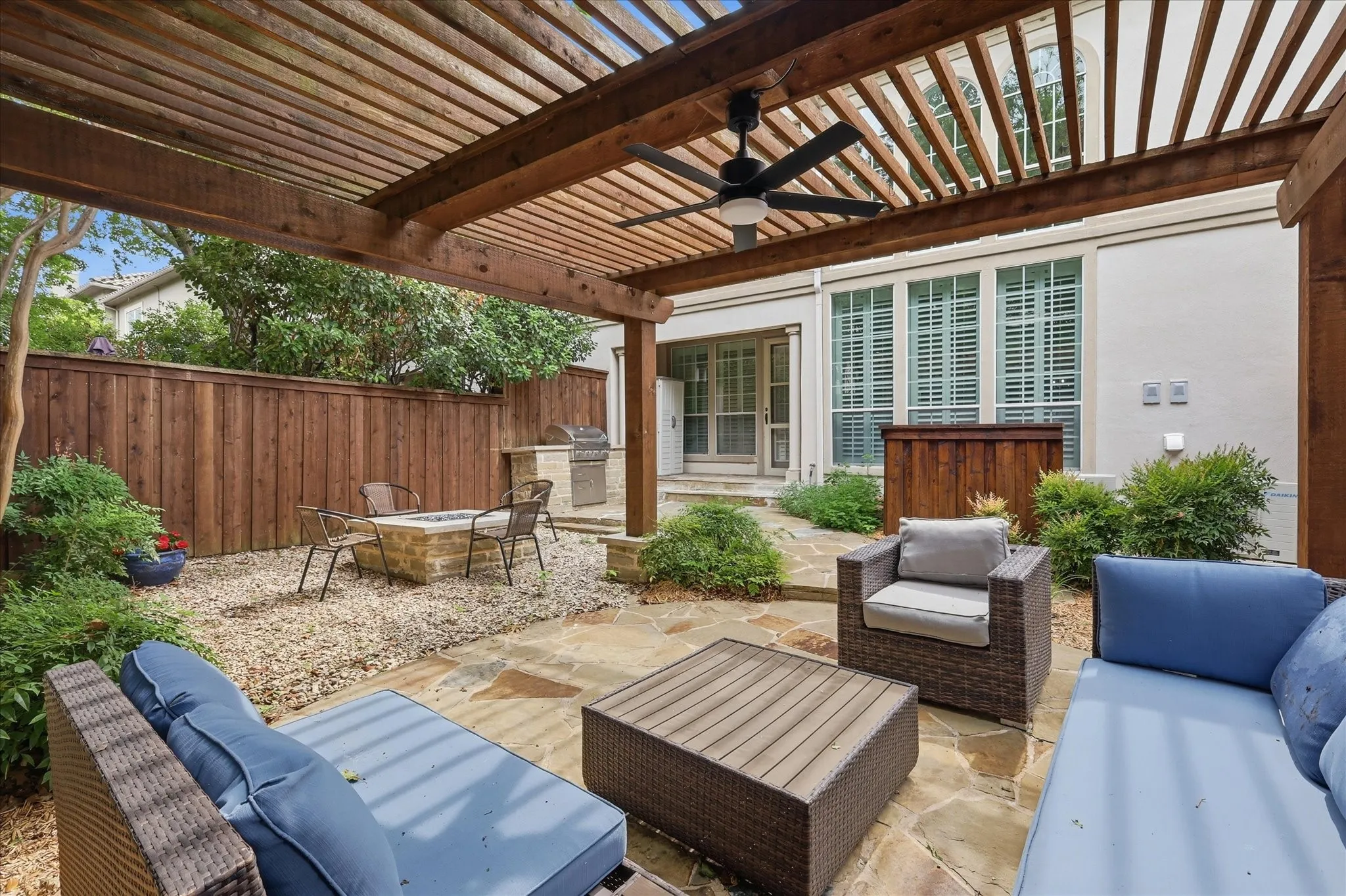 Townhouse For Sale in Dallas County , 4222 Spyglass Hill Lane, Irving, Texas 75038, 2 Bedroom, 3 Bathroom, 2 Garage spaces, 2,132 Sqft, built in 1998, mls#21270262, Real Estate Agent in Irving, Homes For Sale in Dallas county, Homes For Sale in Irving, Realtor in Irving Texas, Real Estate Brokerage Independent Realty Texas, Luminita Cordes Realtor