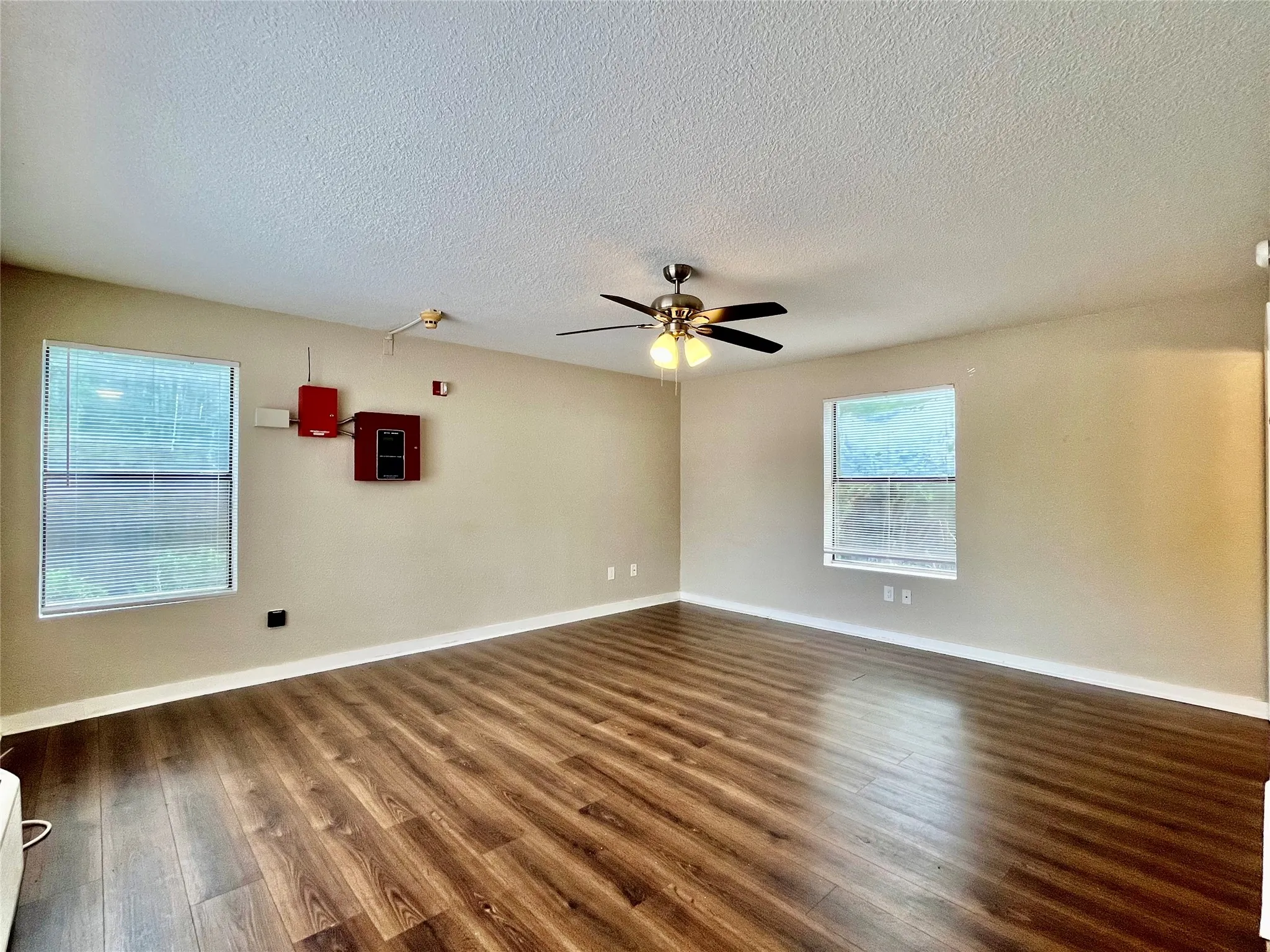 What a nice versatile space. Great for relaxing in.