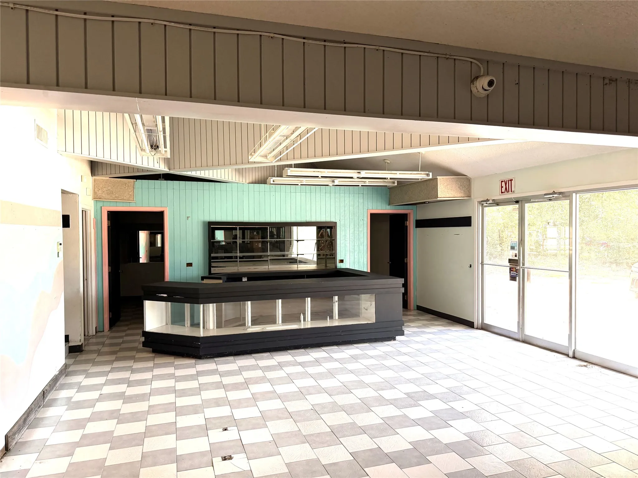 Retail For Sale in Henderson County , 406 Lindsey Lane, Athens, Texas 75751, 0, 0, Garage spaces, 0 Sqft, built in 0, Price $259,000, mls#21271685, Real Estate Agent in Athens, Homes For Sale in Henderson county, Homes For Sale in Athens, Realtor in Athens Texas, Real Estate Brokerage Independent Realty Texas, Luminita Cordes Realtor