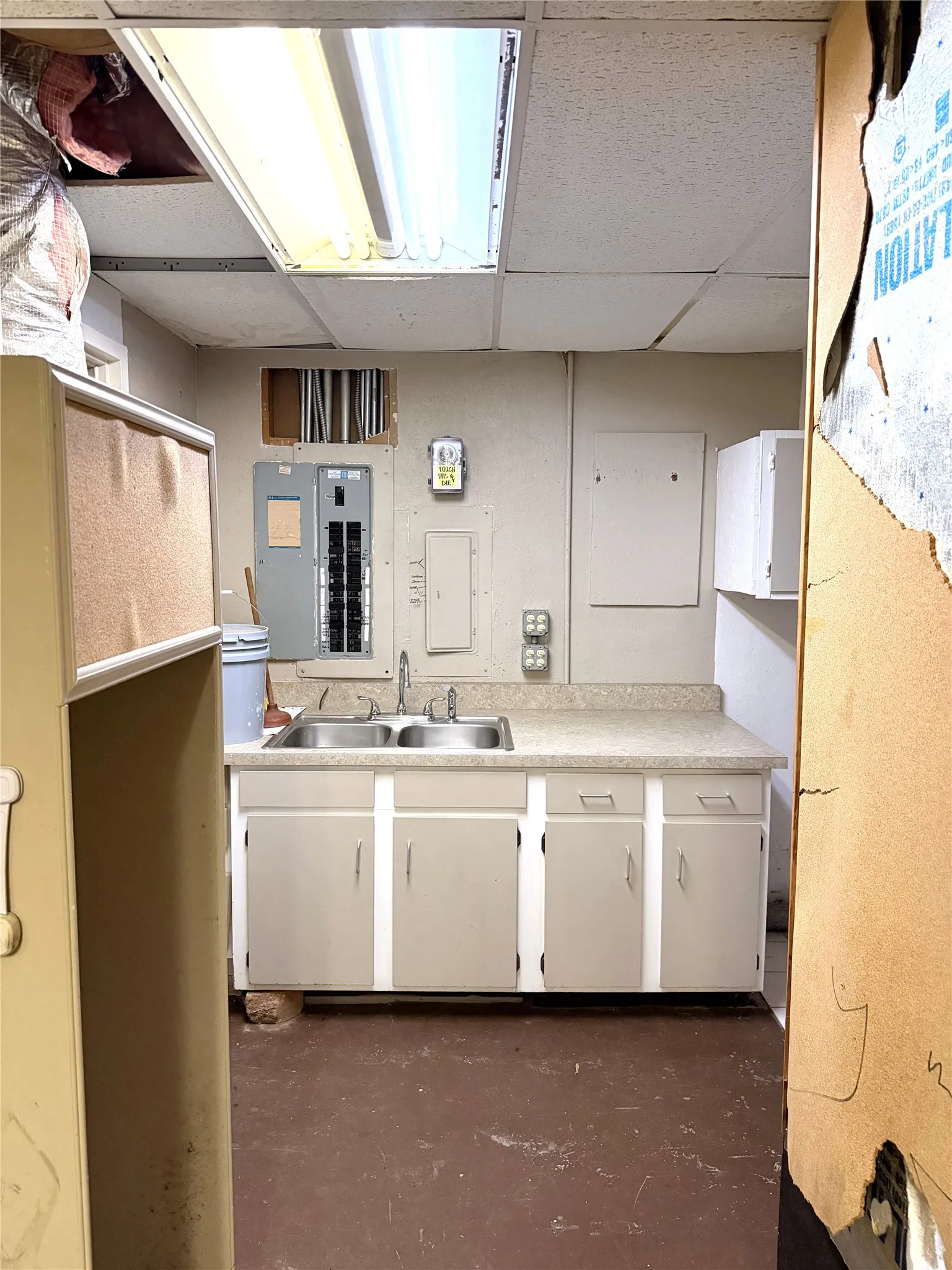 Retail For Sale in Henderson County , 406 Lindsey Lane, Athens, Texas 75751, 0, 0, Garage spaces, 0 Sqft, built in 0, Price $259,000, mls#21271685, Real Estate Agent in Athens, Homes For Sale in Henderson county, Homes For Sale in Athens, Realtor in Athens Texas, Real Estate Brokerage Independent Realty Texas, Luminita Cordes Realtor