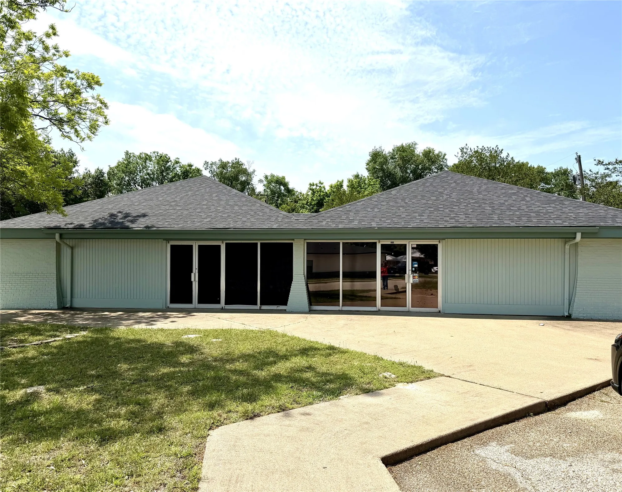 Retail For Sale in Henderson County , 406 Lindsey Lane, Athens, Texas 75751, 0, 0, Garage spaces, 0 Sqft, built in 0, Price $259,000, mls#21271685, Real Estate Agent in Athens, Homes For Sale in Henderson county, Homes For Sale in Athens, Realtor in Athens Texas, Real Estate Brokerage Independent Realty Texas, Luminita Cordes Realtor