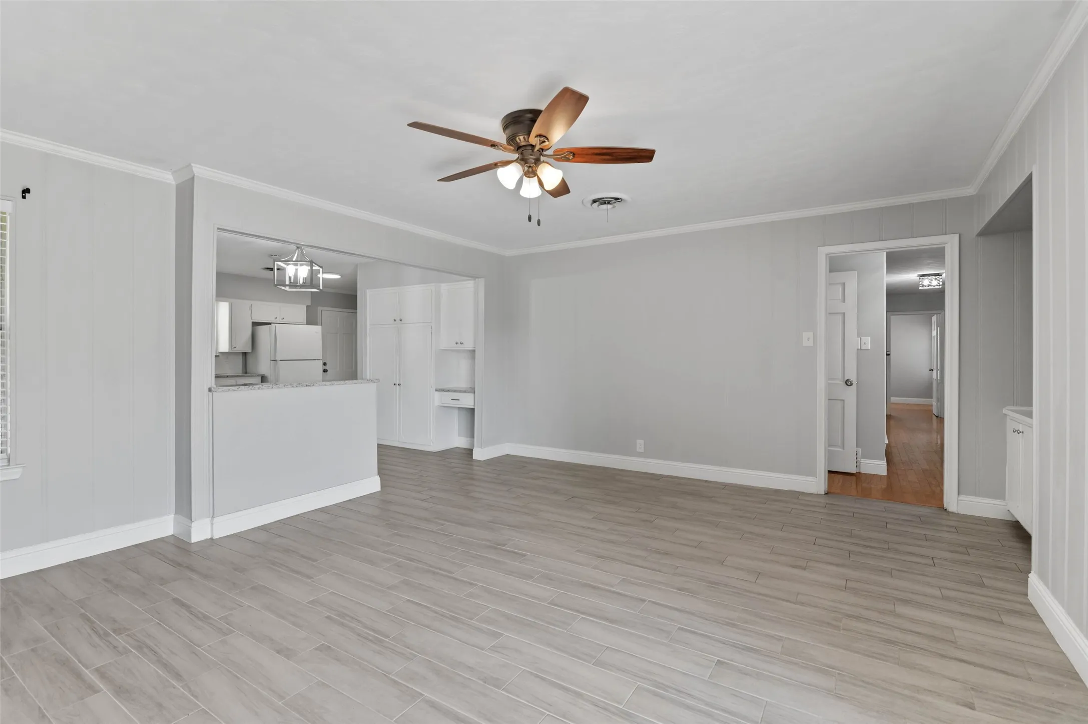 Single Family Residence For Sale in Denton County , 2202 Foxcroft Circle, Denton, Texas 76209, 3 Bedroom, 2 Bathroom, 2 Garage spaces, 1,894 Sqft, built in 1963, mls#21269367, Real Estate Agent in Denton, Homes For Sale in Denton county, Homes For Sale in Denton, Realtor in Denton Texas, Real Estate Brokerage Independent Realty Texas, Luminita Cordes Realtor