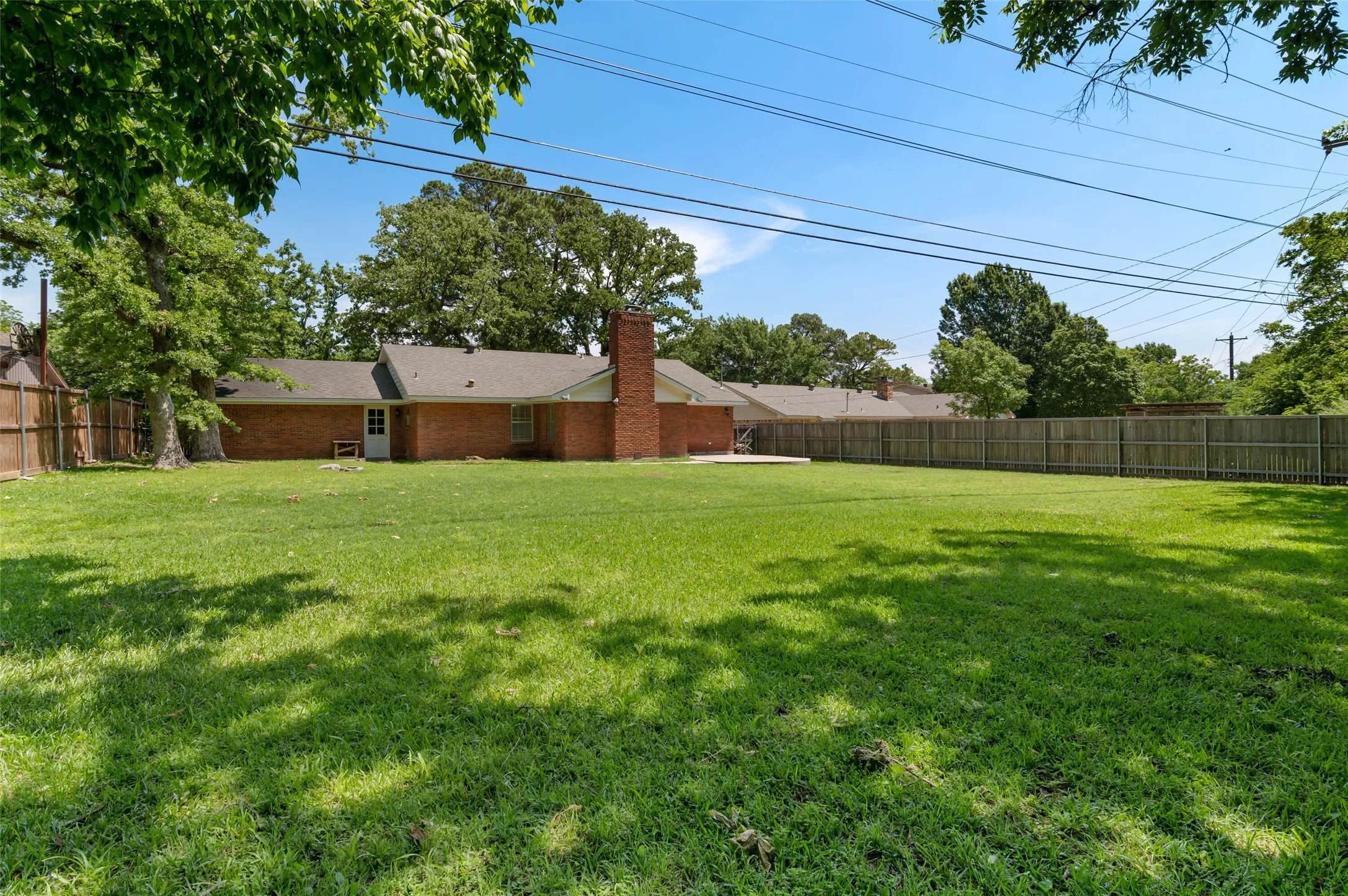 Single Family Residence For Sale in Denton County , 2202 Foxcroft Circle, Denton, Texas 76209, 3 Bedroom, 2 Bathroom, 2 Garage spaces, 1,894 Sqft, built in 1963, mls#21269367, Real Estate Agent in Denton, Homes For Sale in Denton county, Homes For Sale in Denton, Realtor in Denton Texas, Real Estate Brokerage Independent Realty Texas, Luminita Cordes Realtor