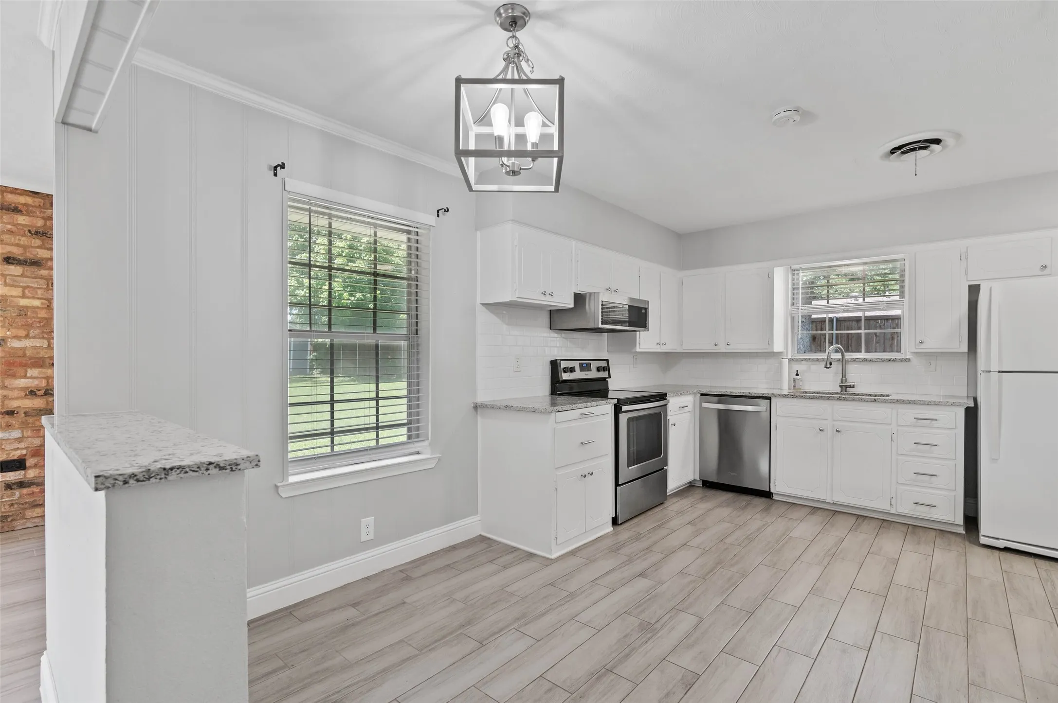 Single Family Residence For Sale in Denton County , 2202 Foxcroft Circle, Denton, Texas 76209, 3 Bedroom, 2 Bathroom, 2 Garage spaces, 1,894 Sqft, built in 1963, mls#21269367, Real Estate Agent in Denton, Homes For Sale in Denton county, Homes For Sale in Denton, Realtor in Denton Texas, Real Estate Brokerage Independent Realty Texas, Luminita Cordes Realtor