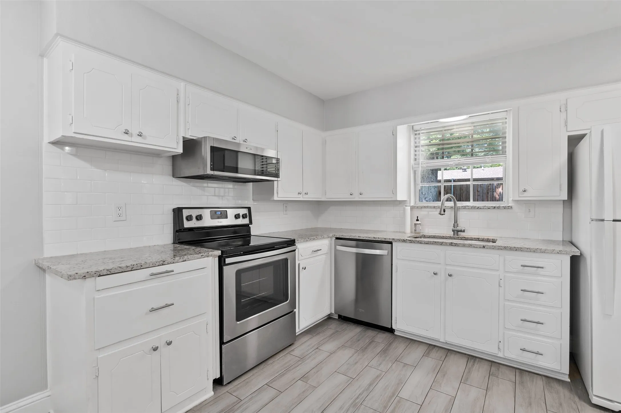 Single Family Residence For Sale in Denton County , 2202 Foxcroft Circle, Denton, Texas 76209, 3 Bedroom, 2 Bathroom, 2 Garage spaces, 1,894 Sqft, built in 1963, mls#21269367, Real Estate Agent in Denton, Homes For Sale in Denton county, Homes For Sale in Denton, Realtor in Denton Texas, Real Estate Brokerage Independent Realty Texas, Luminita Cordes Realtor
