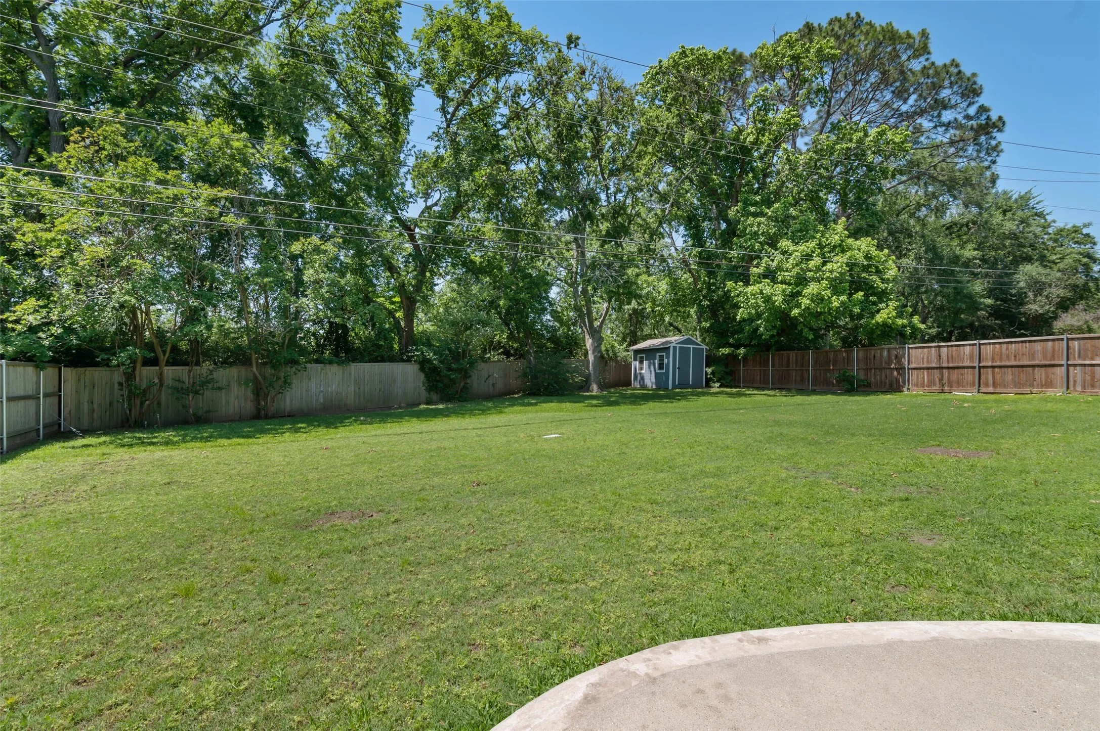 Single Family Residence For Sale in Denton County , 2202 Foxcroft Circle, Denton, Texas 76209, 3 Bedroom, 2 Bathroom, 2 Garage spaces, 1,894 Sqft, built in 1963, mls#21269367, Real Estate Agent in Denton, Homes For Sale in Denton county, Homes For Sale in Denton, Realtor in Denton Texas, Real Estate Brokerage Independent Realty Texas, Luminita Cordes Realtor