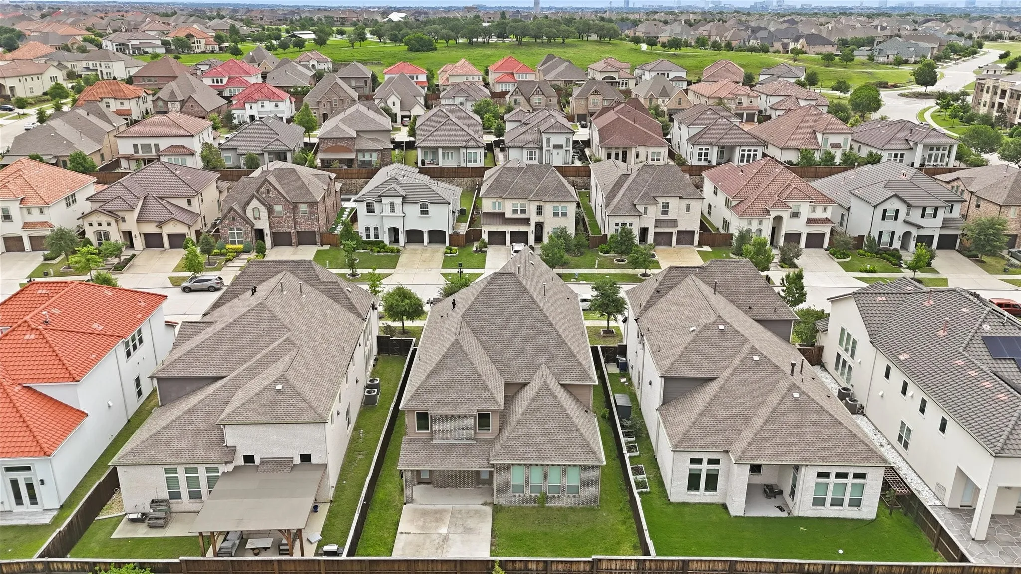 Single Family Residence For Sale in Denton County , 6625 Titus Lane, Frisco, Texas 75036, 4 Bedroom, 5 Bathroom, 2 Garage spaces, 3,685 Sqft, built in 2017, Price $879,900, mls#21268587, Real Estate Agent in Frisco, Homes For Sale in Denton county, Homes For Sale in Frisco, Realtor in Frisco Texas, Real Estate Brokerage Independent Realty Texas, Luminita Cordes Realtor