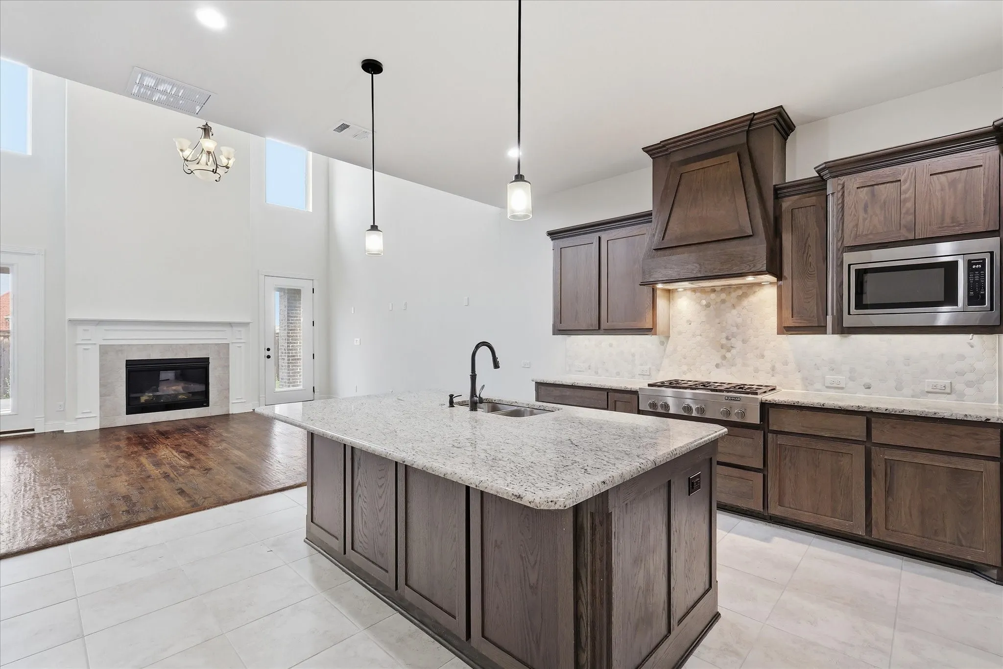 Single Family Residence For Sale in Denton County , 6625 Titus Lane, Frisco, Texas 75036, 4 Bedroom, 5 Bathroom, 2 Garage spaces, 3,685 Sqft, built in 2017, Price $879,900, mls#21268587, Real Estate Agent in Frisco, Homes For Sale in Denton county, Homes For Sale in Frisco, Realtor in Frisco Texas, Real Estate Brokerage Independent Realty Texas, Luminita Cordes Realtor