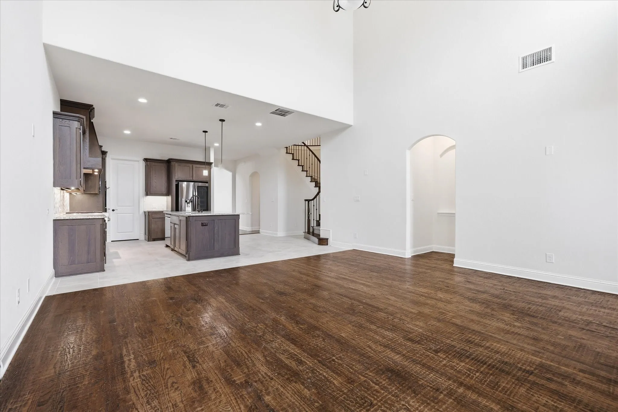Single Family Residence For Sale in Denton County , 6625 Titus Lane, Frisco, Texas 75036, 4 Bedroom, 5 Bathroom, 2 Garage spaces, 3,685 Sqft, built in 2017, Price $879,900, mls#21268587, Real Estate Agent in Frisco, Homes For Sale in Denton county, Homes For Sale in Frisco, Realtor in Frisco Texas, Real Estate Brokerage Independent Realty Texas, Luminita Cordes Realtor