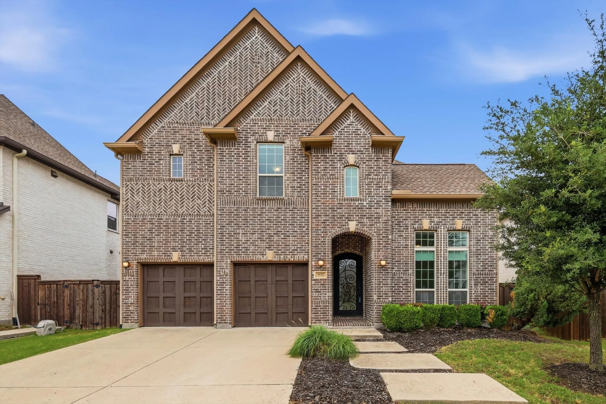Single Family Residence For Sale in Denton County , 6625 Titus Lane, Frisco, Texas 75036, 4 Bedroom, 5 Bathroom, 2 Garage spaces, 3,685 Sqft, built in 2017, Price $879,900, mls#21268587, Real Estate Agent in Frisco, Homes For Sale in Denton county, Homes For Sale in Frisco, Realtor in Frisco Texas, Real Estate Brokerage Independent Realty Texas, Luminita Cordes Realtor