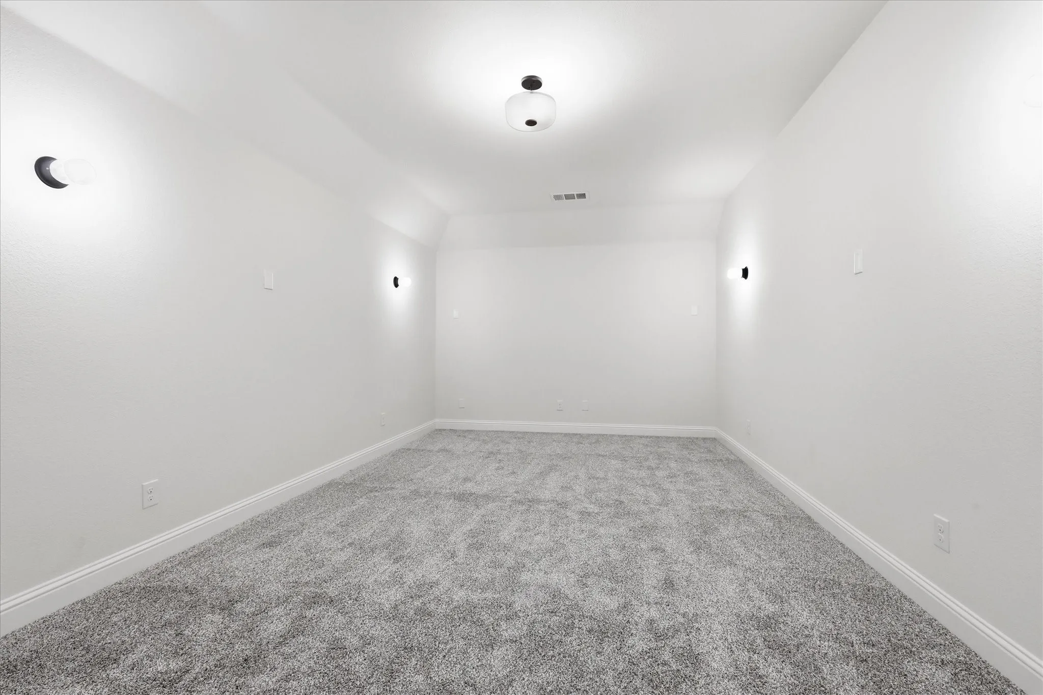 Single Family Residence For Sale in Denton County , 6625 Titus Lane, Frisco, Texas 75036, 4 Bedroom, 5 Bathroom, 2 Garage spaces, 3,685 Sqft, built in 2017, Price $879,900, mls#21268587, Real Estate Agent in Frisco, Homes For Sale in Denton county, Homes For Sale in Frisco, Realtor in Frisco Texas, Real Estate Brokerage Independent Realty Texas, Luminita Cordes Realtor