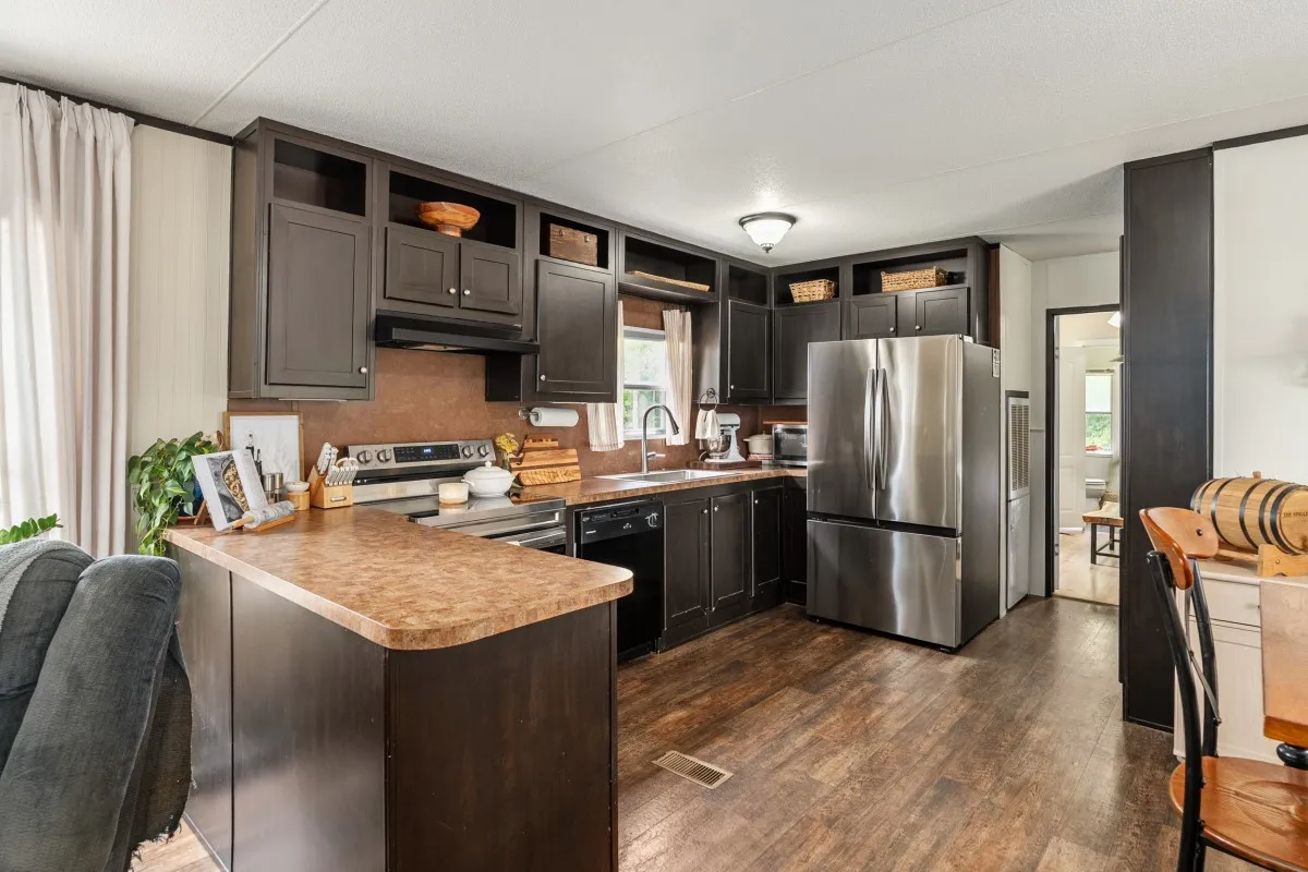 Mobile Home For Sale in Van Zandt County , 2606 Vz County Road 2813, Mabank, Texas 75147, 2 Bedroom, 2 Bathroom, 2 Garage spaces, 840 Sqft, built in 2015, mls#21263036, Real Estate Agent in Mabank, Homes For Sale in Van Zandt county, Homes For Sale in Mabank, Realtor in Mabank Texas, Real Estate Brokerage Independent Realty Texas, Luminita Cordes Realtor
