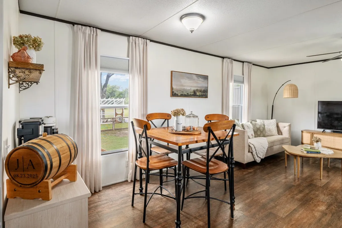 Mobile Home For Sale in Van Zandt County , 2606 Vz County Road 2813, Mabank, Texas 75147, 2 Bedroom, 2 Bathroom, 2 Garage spaces, 840 Sqft, built in 2015, mls#21263036, Real Estate Agent in Mabank, Homes For Sale in Van Zandt county, Homes For Sale in Mabank, Realtor in Mabank Texas, Real Estate Brokerage Independent Realty Texas, Luminita Cordes Realtor