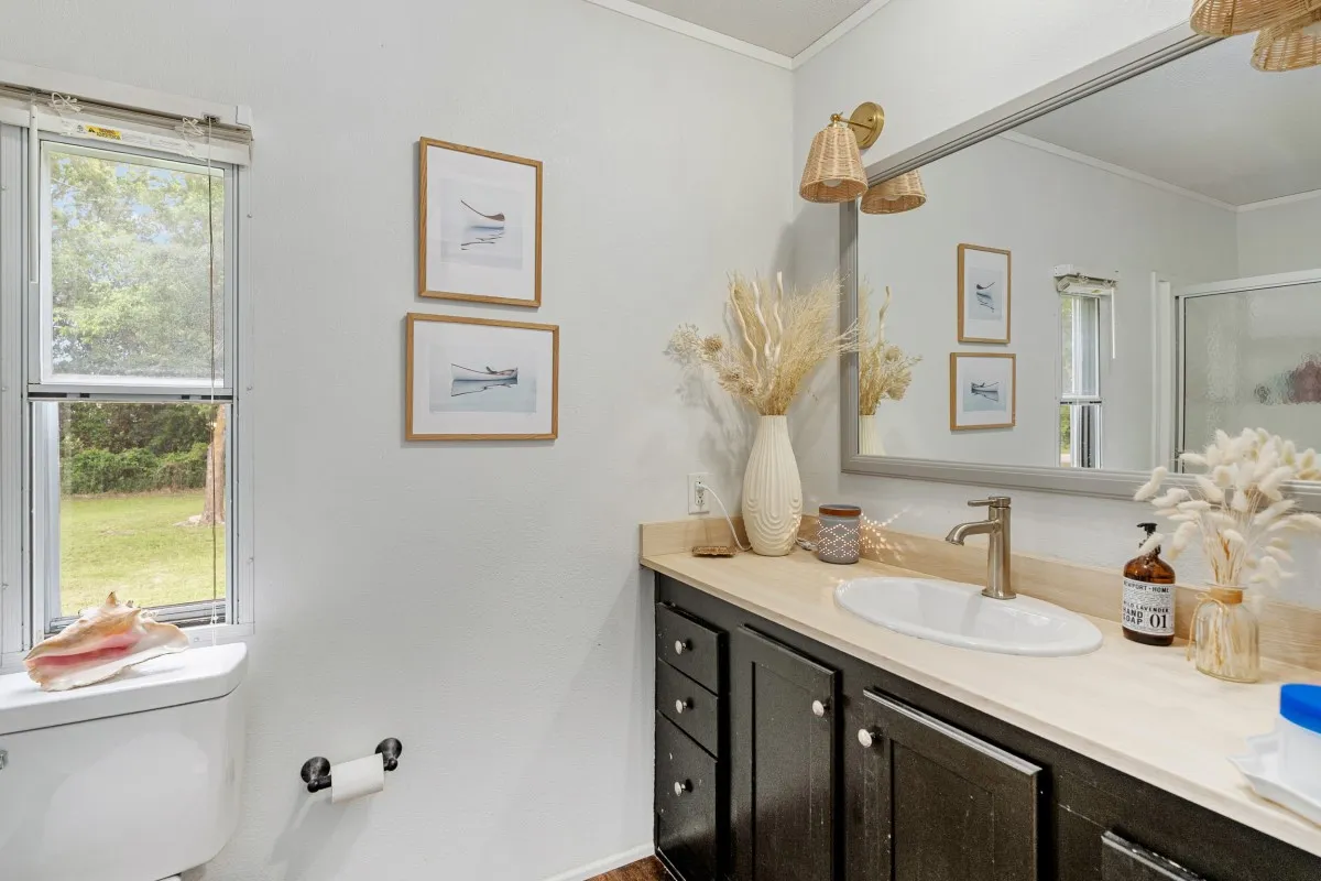 Mobile Home For Sale in Van Zandt County , 2606 Vz County Road 2813, Mabank, Texas 75147, 2 Bedroom, 2 Bathroom, 2 Garage spaces, 840 Sqft, built in 2015, mls#21263036, Real Estate Agent in Mabank, Homes For Sale in Van Zandt county, Homes For Sale in Mabank, Realtor in Mabank Texas, Real Estate Brokerage Independent Realty Texas, Luminita Cordes Realtor