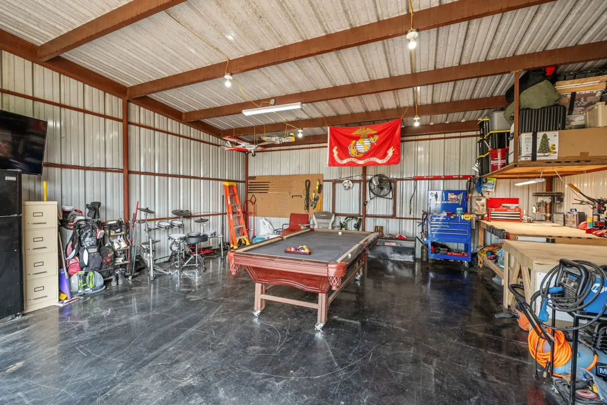 Mobile Home For Sale in Van Zandt County , 2606 Vz County Road 2813, Mabank, Texas 75147, 2 Bedroom, 2 Bathroom, 2 Garage spaces, 840 Sqft, built in 2015, mls#21263036, Real Estate Agent in Mabank, Homes For Sale in Van Zandt county, Homes For Sale in Mabank, Realtor in Mabank Texas, Real Estate Brokerage Independent Realty Texas, Luminita Cordes Realtor