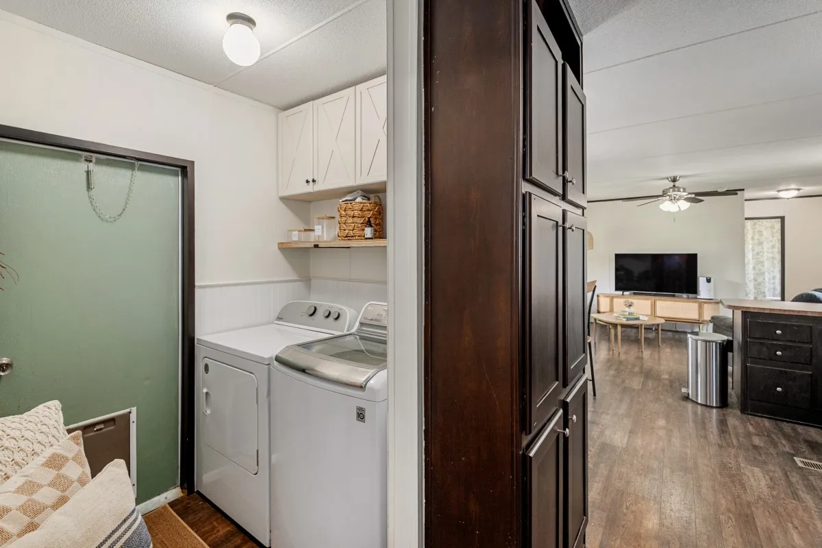 Mobile Home For Sale in Van Zandt County , 2606 Vz County Road 2813, Mabank, Texas 75147, 2 Bedroom, 2 Bathroom, 2 Garage spaces, 840 Sqft, built in 2015, mls#21263036, Real Estate Agent in Mabank, Homes For Sale in Van Zandt county, Homes For Sale in Mabank, Realtor in Mabank Texas, Real Estate Brokerage Independent Realty Texas, Luminita Cordes Realtor