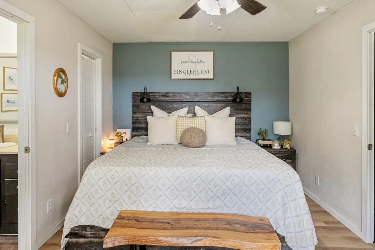 Mobile Home For Sale in Van Zandt County , 2606 Vz County Road 2813, Mabank, Texas 75147, 2 Bedroom, 2 Bathroom, 2 Garage spaces, 840 Sqft, built in 2015, mls#21263036, Real Estate Agent in Mabank, Homes For Sale in Van Zandt county, Homes For Sale in Mabank, Realtor in Mabank Texas, Real Estate Brokerage Independent Realty Texas, Luminita Cordes Realtor