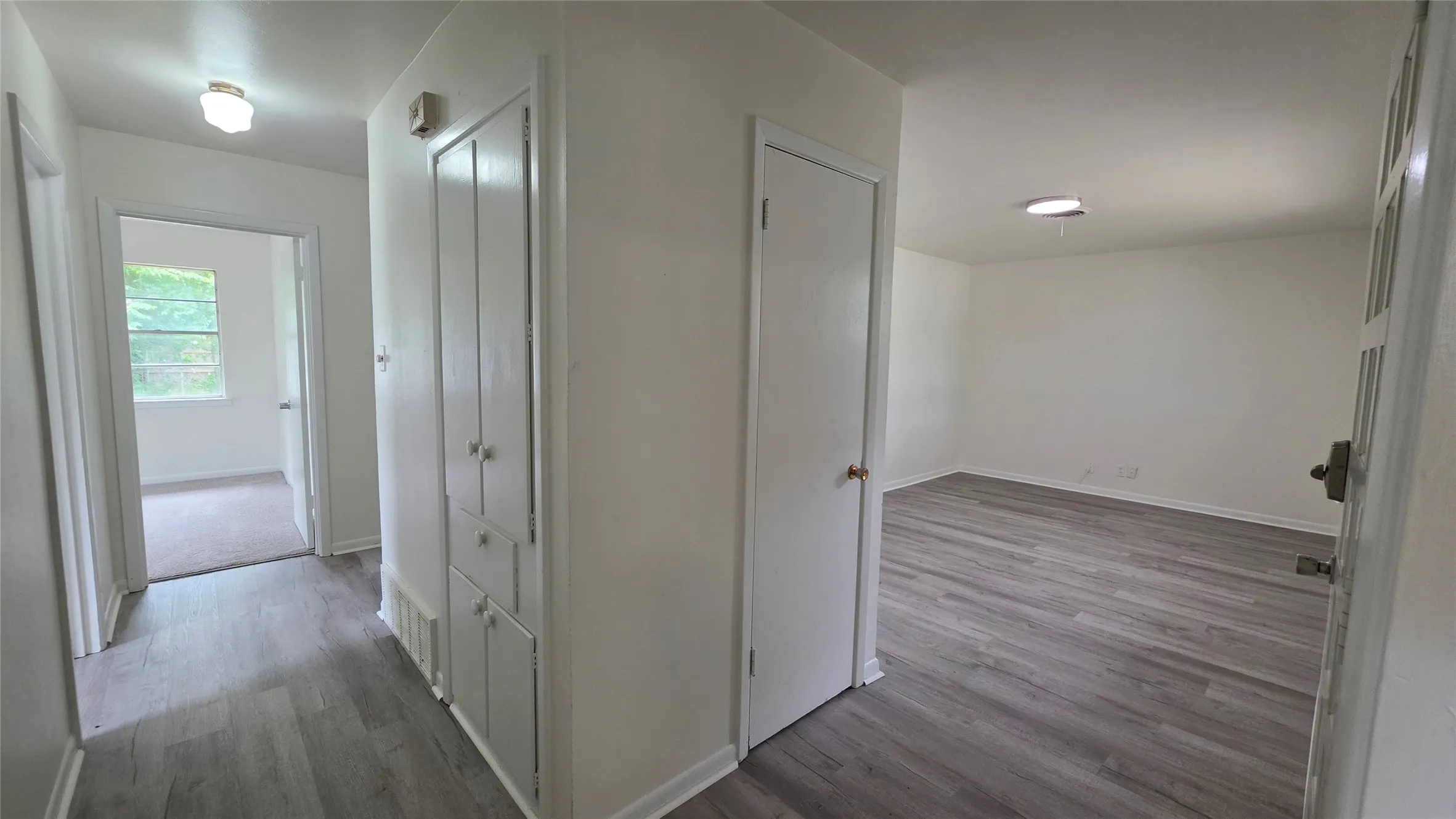 Single Family Residence For Sale in Denton County , 604 Sun Valley Drive, Denton, Texas 76209, 4 Bedroom, 2 Bathroom, Garage spaces, 1,372 Sqft, built in 1965, mls#21271708, Real Estate Agent in Denton, Homes For Sale in Denton county, Homes For Sale in Denton, Realtor in Denton Texas, Real Estate Brokerage Independent Realty Texas, Luminita Cordes Realtor