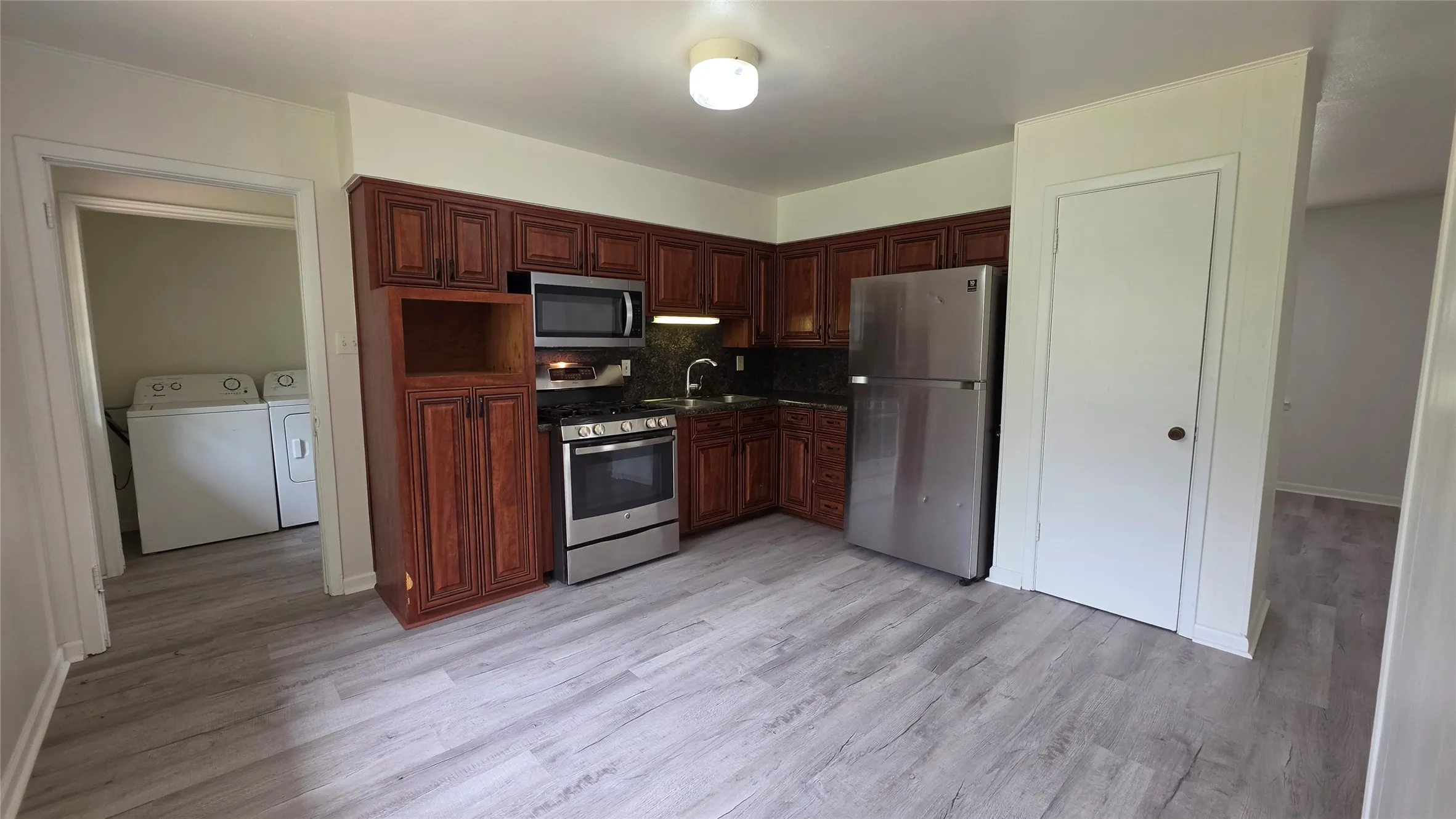 Single Family Residence For Sale in Denton County , 604 Sun Valley Drive, Denton, Texas 76209, 4 Bedroom, 2 Bathroom, Garage spaces, 1,372 Sqft, built in 1965, mls#21271708, Real Estate Agent in Denton, Homes For Sale in Denton county, Homes For Sale in Denton, Realtor in Denton Texas, Real Estate Brokerage Independent Realty Texas, Luminita Cordes Realtor