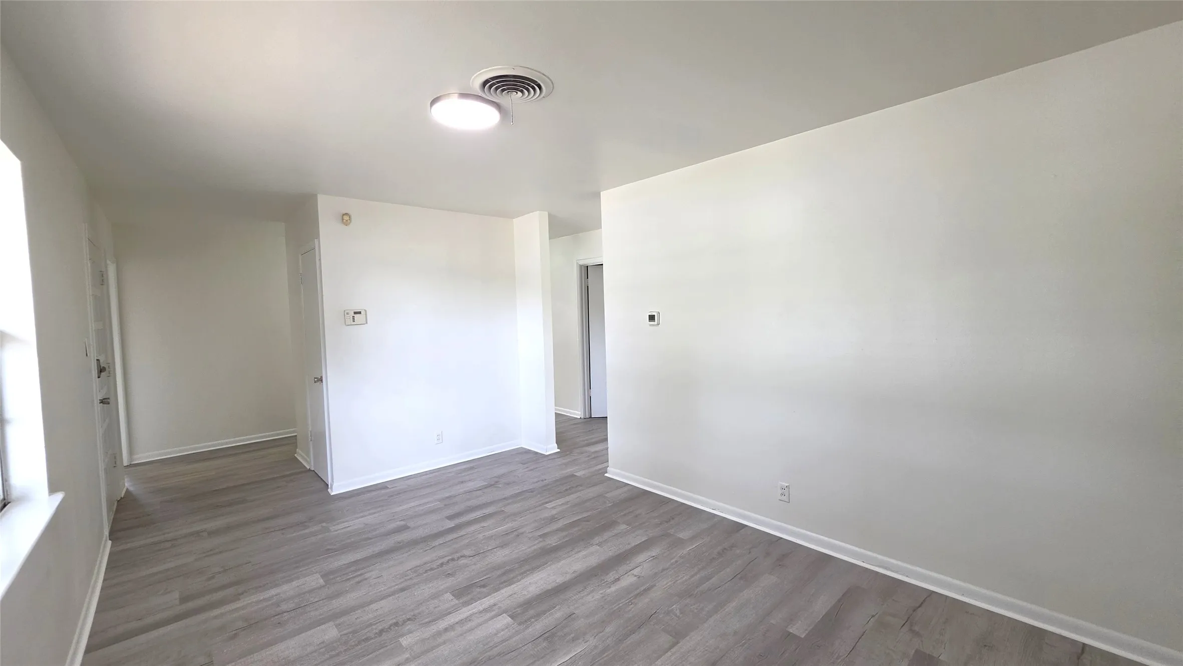 Single Family Residence For Sale in Denton County , 604 Sun Valley Drive, Denton, Texas 76209, 4 Bedroom, 2 Bathroom, Garage spaces, 1,372 Sqft, built in 1965, mls#21271708, Real Estate Agent in Denton, Homes For Sale in Denton county, Homes For Sale in Denton, Realtor in Denton Texas, Real Estate Brokerage Independent Realty Texas, Luminita Cordes Realtor