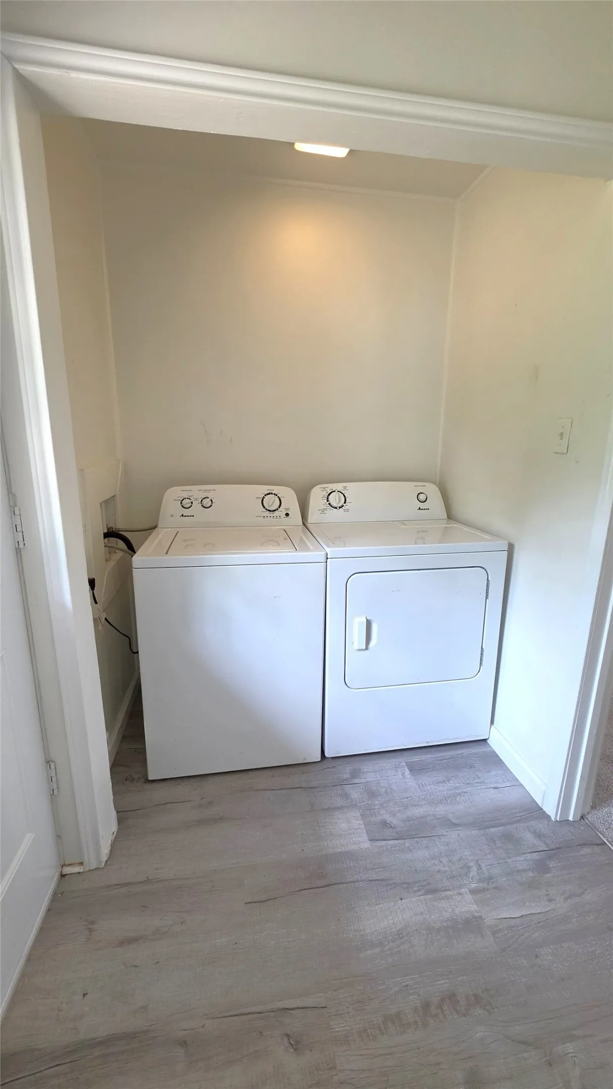 Single Family Residence For Sale in Denton County , 604 Sun Valley Drive, Denton, Texas 76209, 4 Bedroom, 2 Bathroom, Garage spaces, 1,372 Sqft, built in 1965, mls#21271708, Real Estate Agent in Denton, Homes For Sale in Denton county, Homes For Sale in Denton, Realtor in Denton Texas, Real Estate Brokerage Independent Realty Texas, Luminita Cordes Realtor