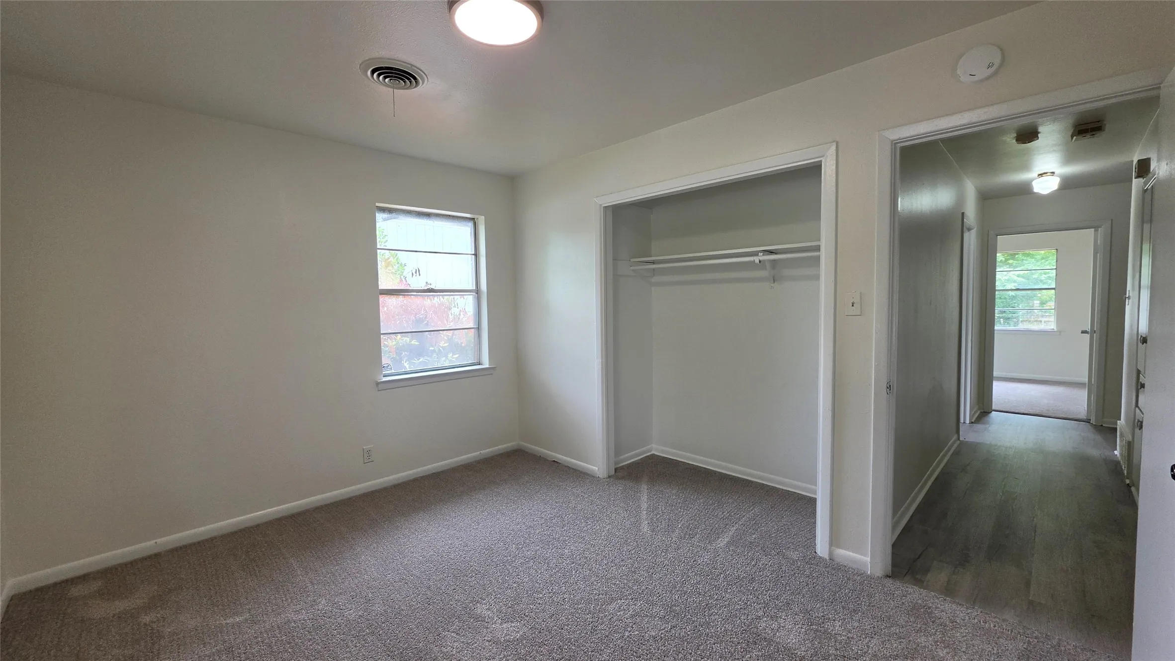 Single Family Residence For Sale in Denton County , 604 Sun Valley Drive, Denton, Texas 76209, 4 Bedroom, 2 Bathroom, Garage spaces, 1,372 Sqft, built in 1965, mls#21271708, Real Estate Agent in Denton, Homes For Sale in Denton county, Homes For Sale in Denton, Realtor in Denton Texas, Real Estate Brokerage Independent Realty Texas, Luminita Cordes Realtor