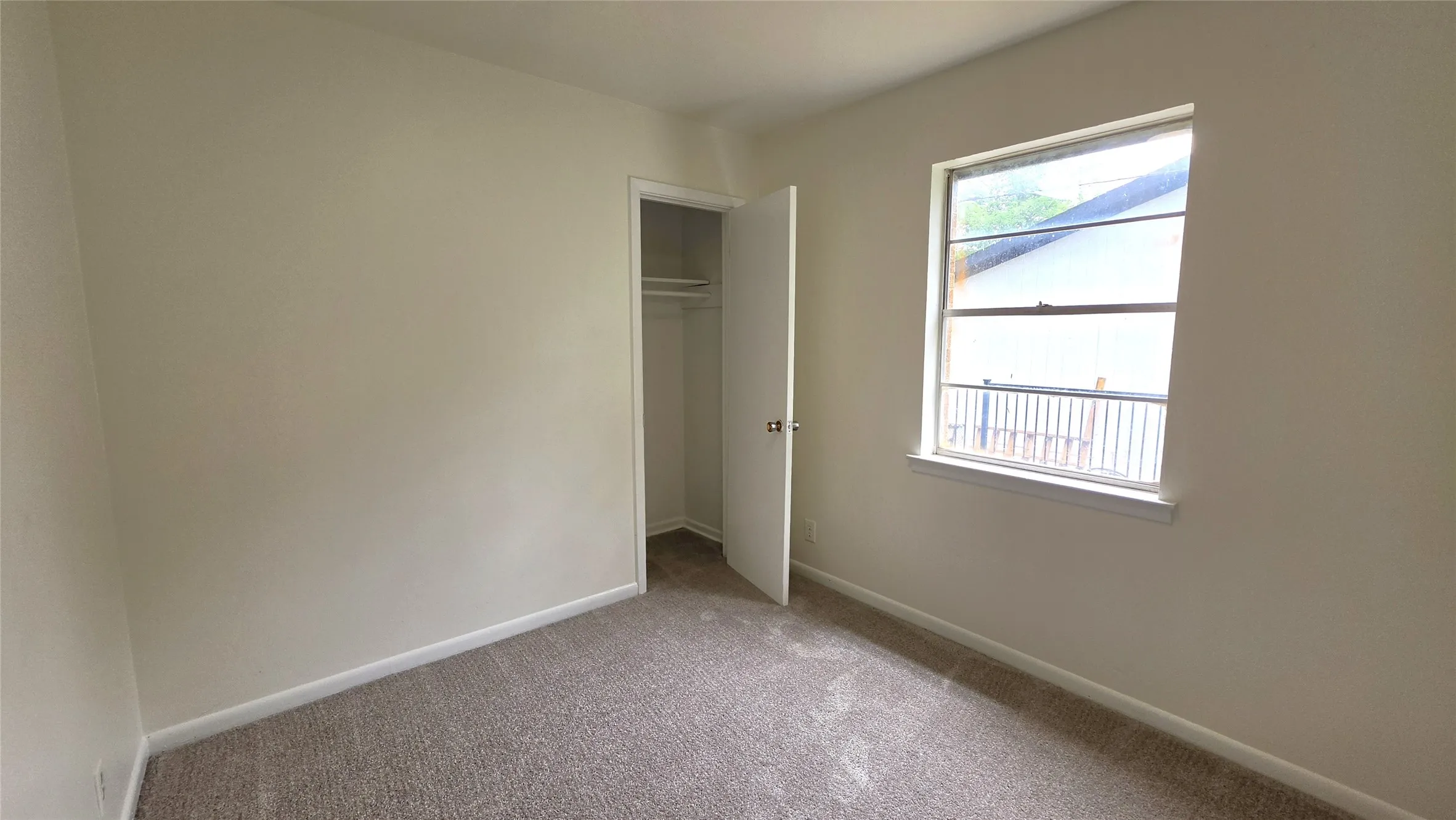 Single Family Residence For Sale in Denton County , 604 Sun Valley Drive, Denton, Texas 76209, 4 Bedroom, 2 Bathroom, Garage spaces, 1,372 Sqft, built in 1965, mls#21271708, Real Estate Agent in Denton, Homes For Sale in Denton county, Homes For Sale in Denton, Realtor in Denton Texas, Real Estate Brokerage Independent Realty Texas, Luminita Cordes Realtor
