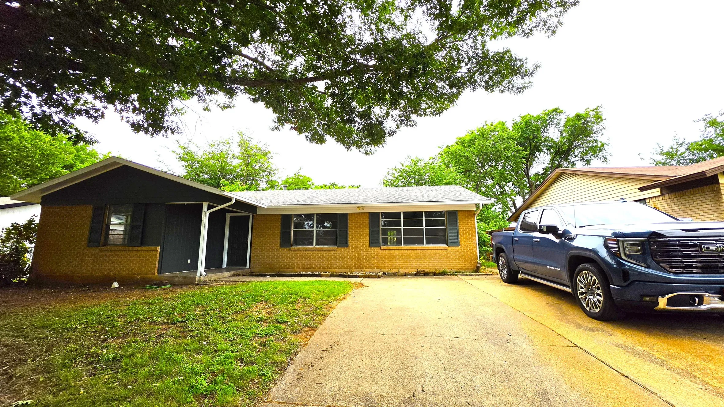 Single Family Residence For Sale in Denton County , 604 Sun Valley Drive, Denton, Texas 76209, 4 Bedroom, 2 Bathroom, Garage spaces, 1,372 Sqft, built in 1965, mls#21271708, Real Estate Agent in Denton, Homes For Sale in Denton county, Homes For Sale in Denton, Realtor in Denton Texas, Real Estate Brokerage Independent Realty Texas, Luminita Cordes Realtor