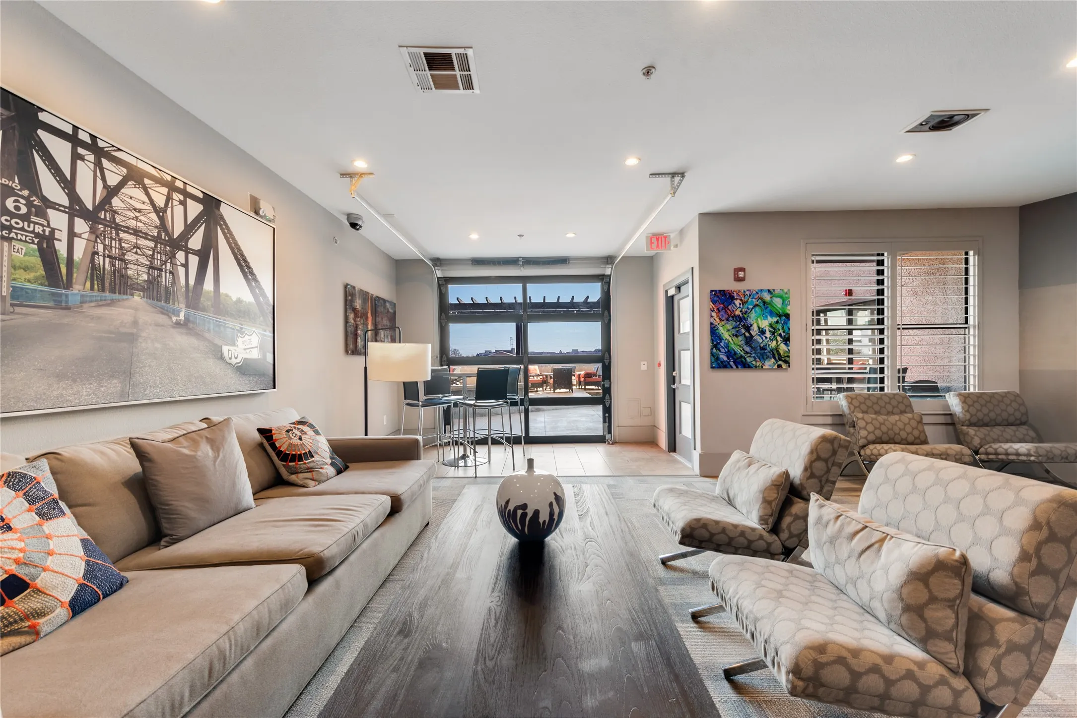 Condominium For Rent in Dallas County , 5609 Smu Boulevard 207, Dallas, Texas 75206, 2 Bedroom, 2 Bathroom, 1 Garage spaces, 1,025 Sqft, built in 2008, mls#21270374, Real Estate Agent in Dallas, Homes For Rent in Dallas county, Homes For Rent in Dallas, Realtor in Dallas Texas, Real Estate Brokerage Independent Realty Texas, Luminita Cordes Realtor