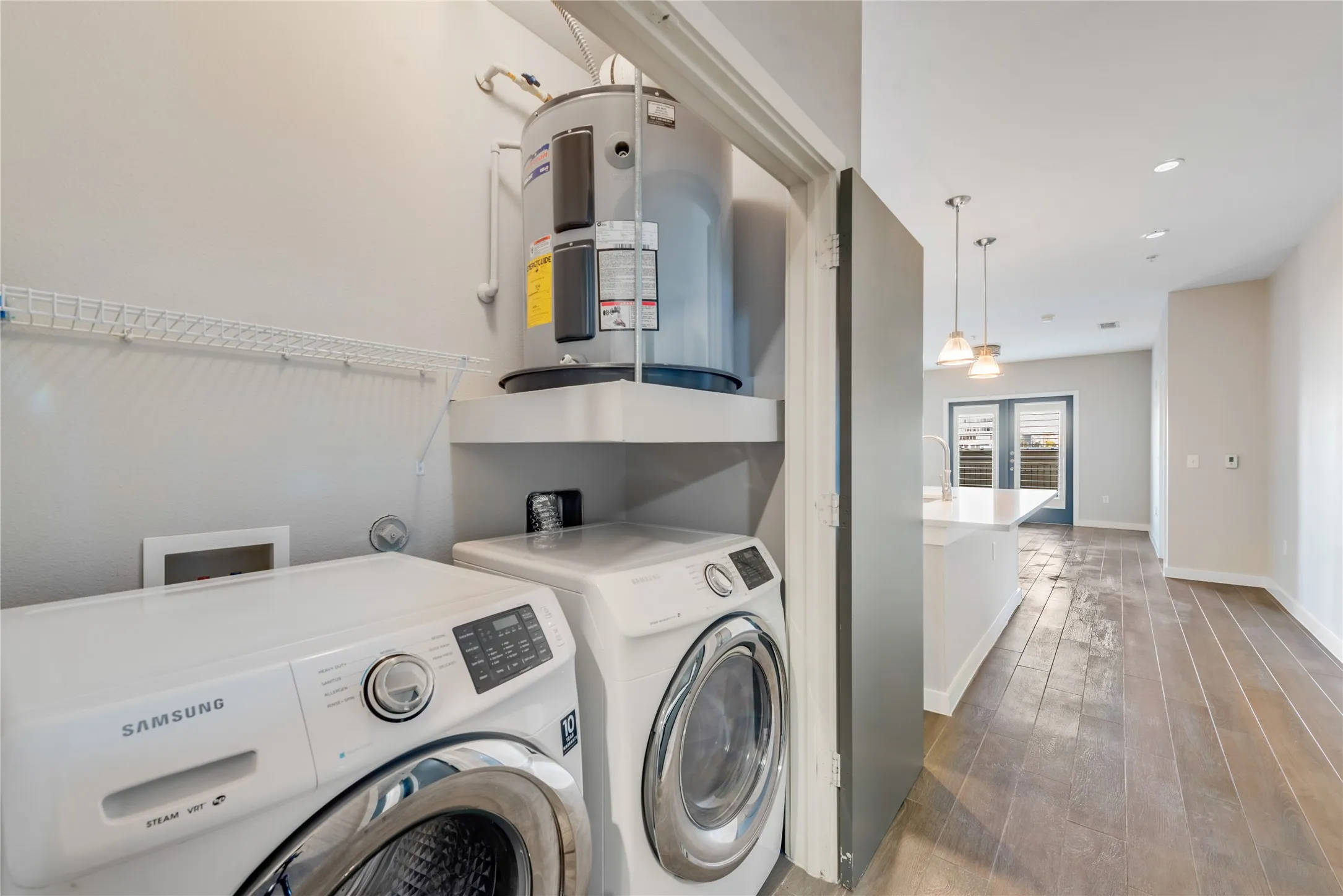 Condominium For Rent in Dallas County , 5609 Smu Boulevard 207, Dallas, Texas 75206, 2 Bedroom, 2 Bathroom, 1 Garage spaces, 1,025 Sqft, built in 2008, mls#21270374, Real Estate Agent in Dallas, Homes For Rent in Dallas county, Homes For Rent in Dallas, Realtor in Dallas Texas, Real Estate Brokerage Independent Realty Texas, Luminita Cordes Realtor