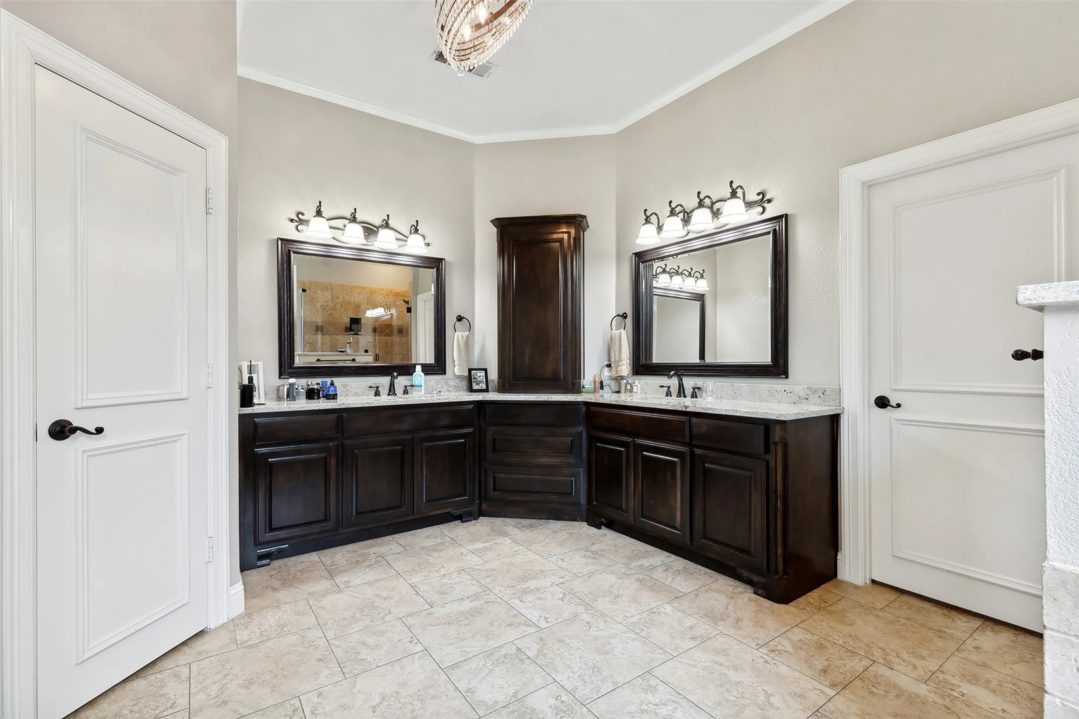 Single Family Residence For Sale in Tarrant County , 3118 Woodland Heights Circle, Colleyville, Texas 76034, 4 Bedroom, 3 Bathroom, 2 Garage spaces, 2,795 Sqft, built in 1992, mls#21267197, Real Estate Agent in Colleyville, Homes For Sale in Tarrant county, Homes For Sale in Colleyville, Realtor in Colleyville Texas, Real Estate Brokerage Independent Realty Texas, Luminita Cordes Realtor