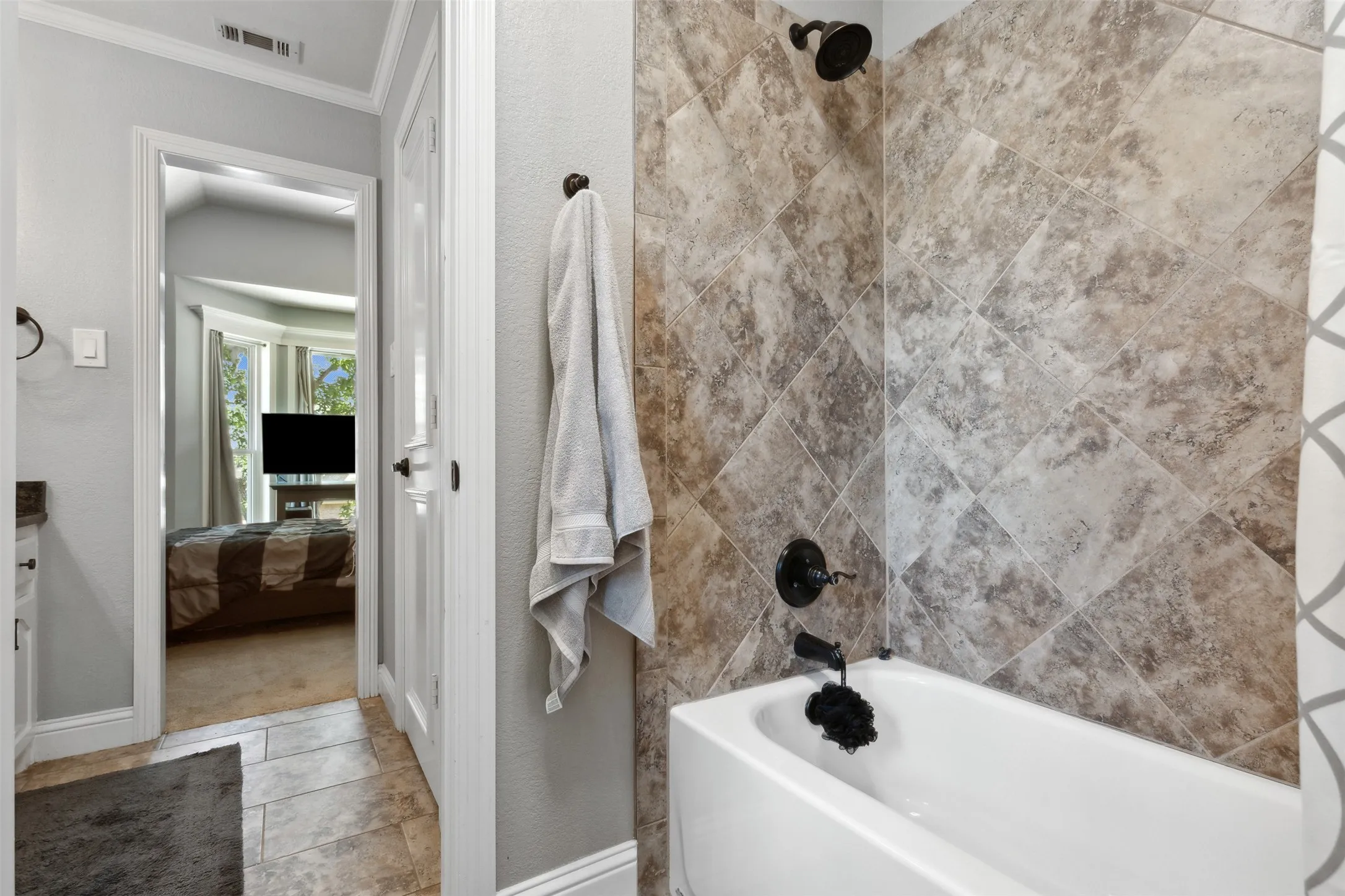 Single Family Residence For Sale in Tarrant County , 3118 Woodland Heights Circle, Colleyville, Texas 76034, 4 Bedroom, 3 Bathroom, 2 Garage spaces, 2,795 Sqft, built in 1992, mls#21267197, Real Estate Agent in Colleyville, Homes For Sale in Tarrant county, Homes For Sale in Colleyville, Realtor in Colleyville Texas, Real Estate Brokerage Independent Realty Texas, Luminita Cordes Realtor