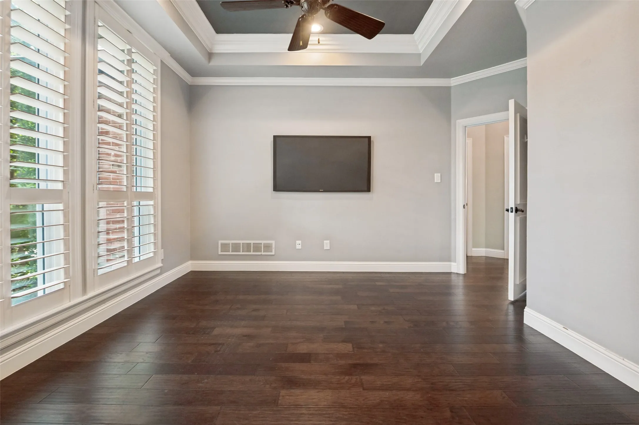 Single Family Residence For Sale in Tarrant County , 3118 Woodland Heights Circle, Colleyville, Texas 76034, 4 Bedroom, 3 Bathroom, 2 Garage spaces, 2,795 Sqft, built in 1992, mls#21267197, Real Estate Agent in Colleyville, Homes For Sale in Tarrant county, Homes For Sale in Colleyville, Realtor in Colleyville Texas, Real Estate Brokerage Independent Realty Texas, Luminita Cordes Realtor