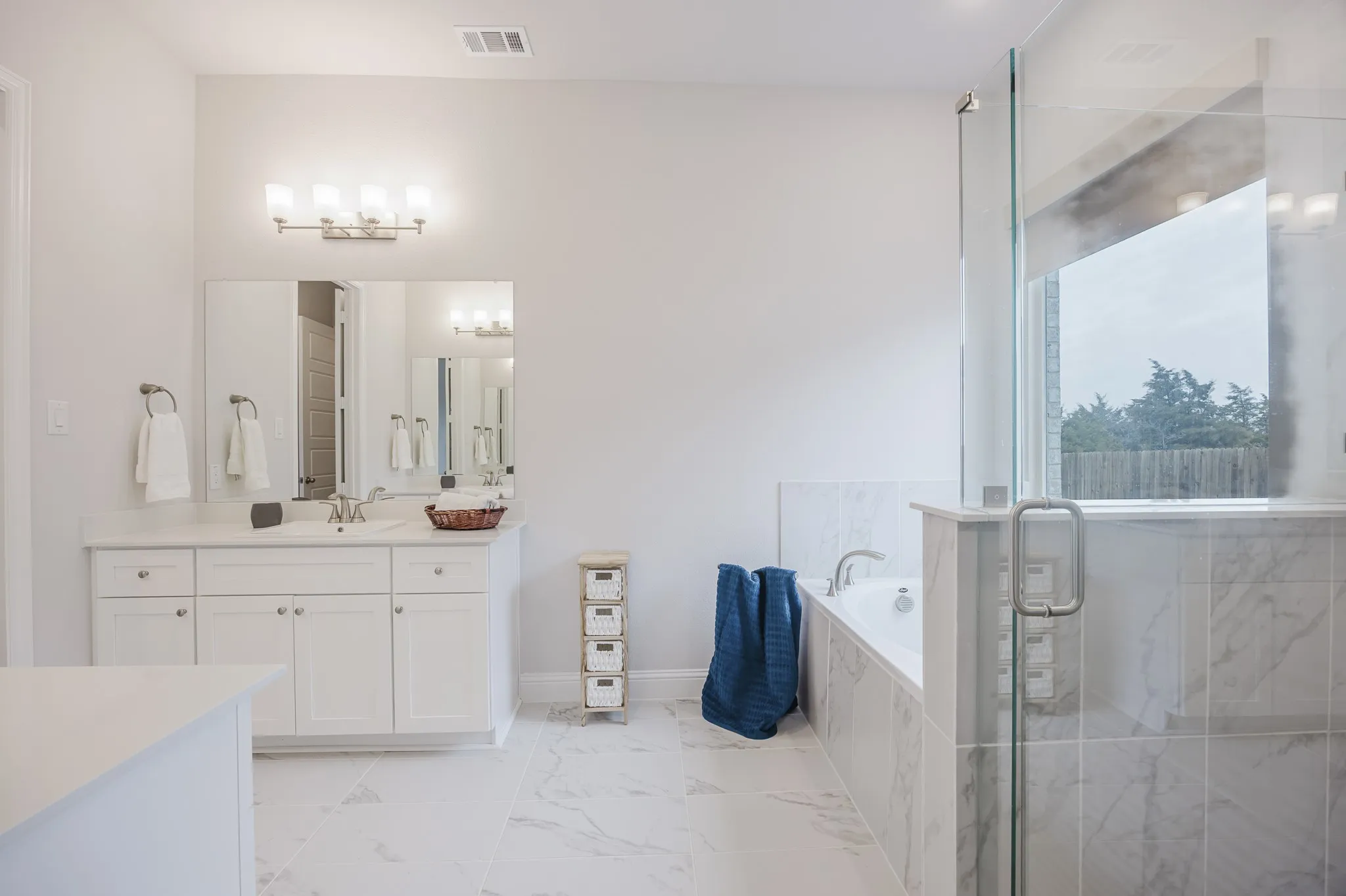 Single Family Residence For Rent in Collin County , 3216 Creek Meadow Drive, Anna, Texas 75409, 4 Bedroom, 4 Bathroom, 3 Garage spaces, 3,239 Sqft, built in 2022, mls#21271753, Real Estate Agent in Anna, Homes For Rent in Collin county, Homes For Rent in Anna, Realtor in Anna Texas, Real Estate Brokerage Independent Realty Texas, Luminita Cordes Realtor