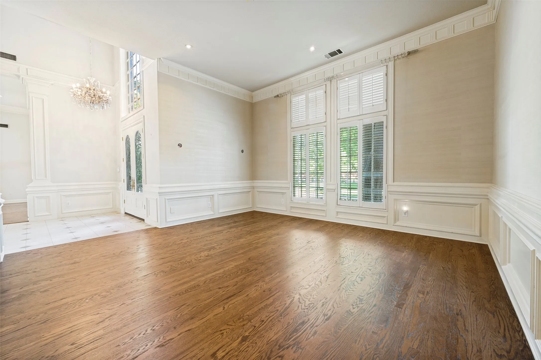 Single Family Residence For Sale in Dallas County , 10445 Strait Lane, Dallas, Texas 75229, 5 Bedrooms, 6 Bathrooms, 3 Garage spaces, 7,245 Sqft, built in 1989, Price $6,750,000, mls#21271770, Real Estate Agent in Dallas, Homes For Sale in Dallas county, Homes For Sale in Dallas, Realtor in Dallas Texas, Real Estate Brokerage Independent Realty Texas, Luminita Cordes Realtor