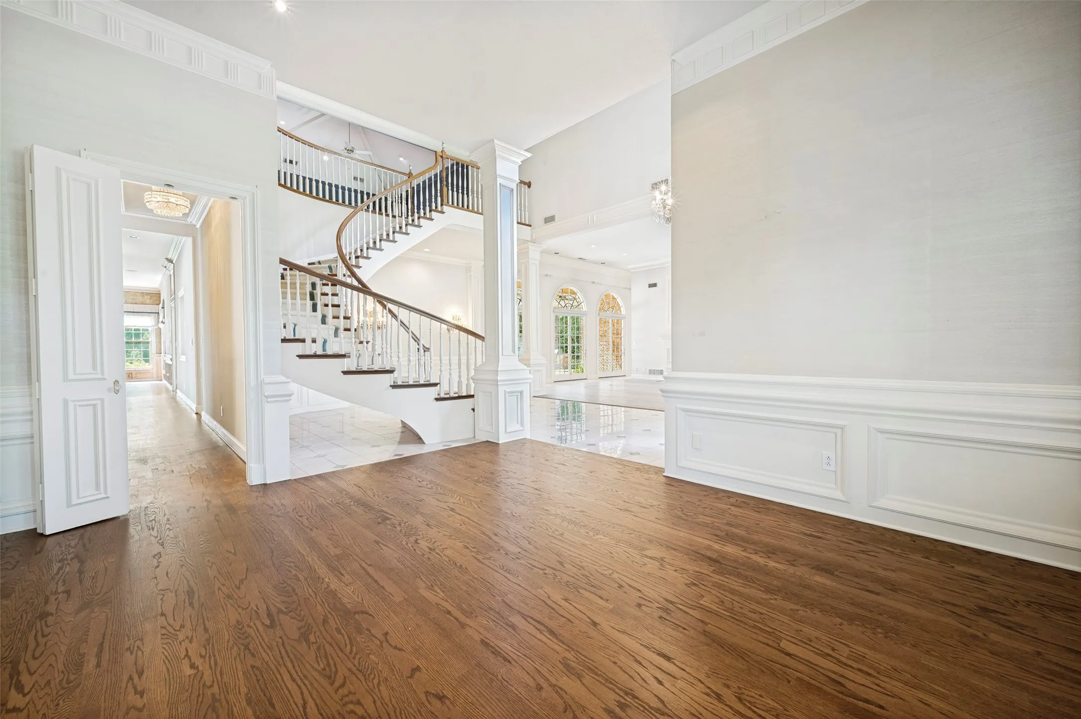Single Family Residence For Sale in Dallas County , 10445 Strait Lane, Dallas, Texas 75229, 5 Bedrooms, 6 Bathrooms, 3 Garage spaces, 7,245 Sqft, built in 1989, Price $6,750,000, mls#21271770, Real Estate Agent in Dallas, Homes For Sale in Dallas county, Homes For Sale in Dallas, Realtor in Dallas Texas, Real Estate Brokerage Independent Realty Texas, Luminita Cordes Realtor