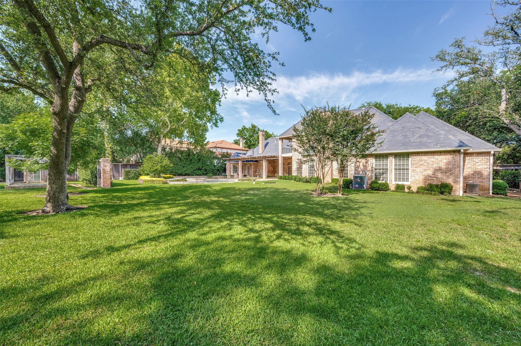 Single Family Residence For Sale in Dallas County , 10445 Strait Lane, Dallas, Texas 75229, 5 Bedrooms, 6 Bathrooms, 3 Garage spaces, 7,245 Sqft, built in 1989, Price $6,750,000, mls#21271770, Real Estate Agent in Dallas, Homes For Sale in Dallas county, Homes For Sale in Dallas, Realtor in Dallas Texas, Real Estate Brokerage Independent Realty Texas, Luminita Cordes Realtor