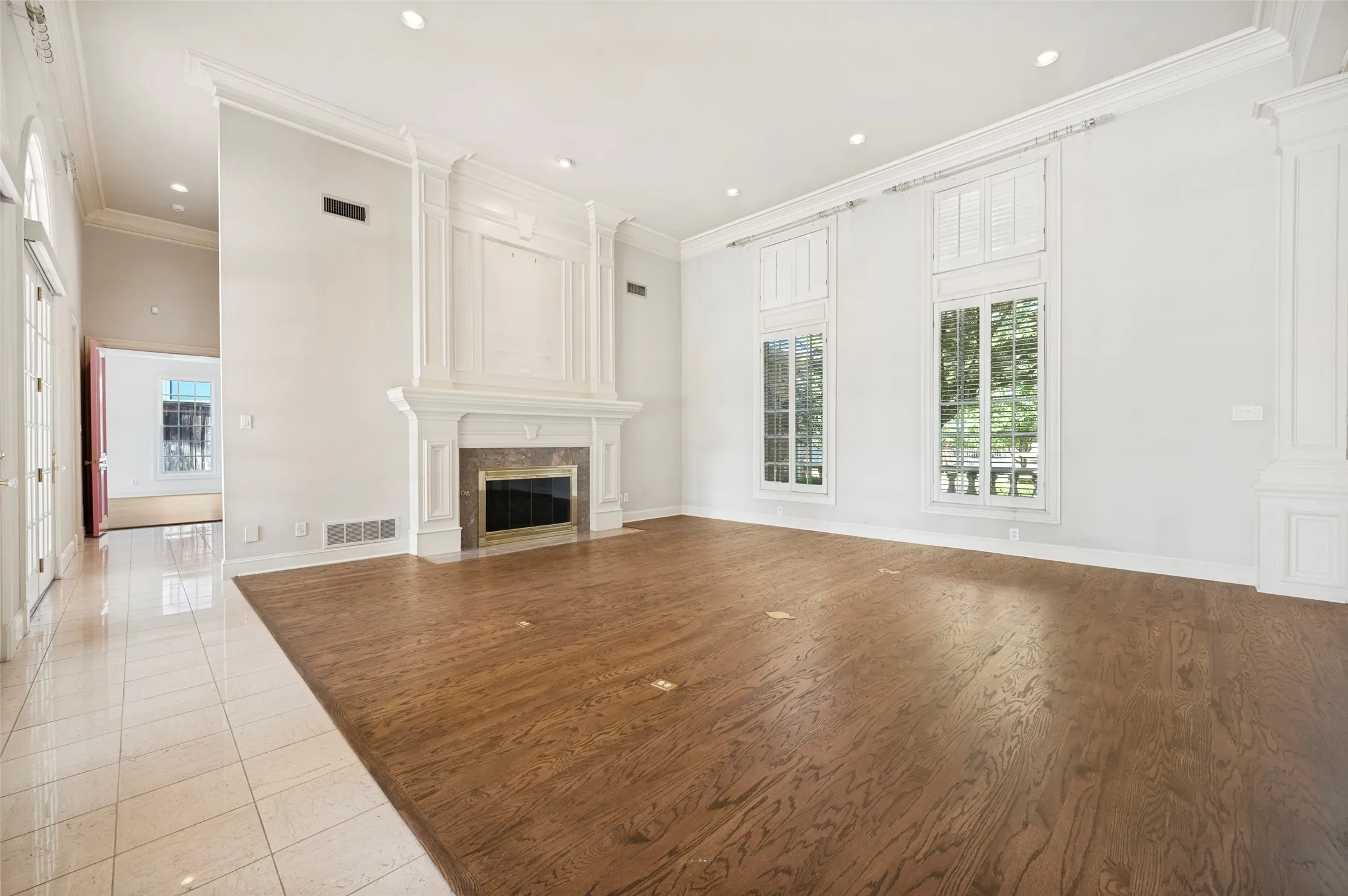 Single Family Residence For Sale in Dallas County , 10445 Strait Lane, Dallas, Texas 75229, 5 Bedrooms, 6 Bathrooms, 3 Garage spaces, 7,245 Sqft, built in 1989, Price $6,750,000, mls#21271770, Real Estate Agent in Dallas, Homes For Sale in Dallas county, Homes For Sale in Dallas, Realtor in Dallas Texas, Real Estate Brokerage Independent Realty Texas, Luminita Cordes Realtor