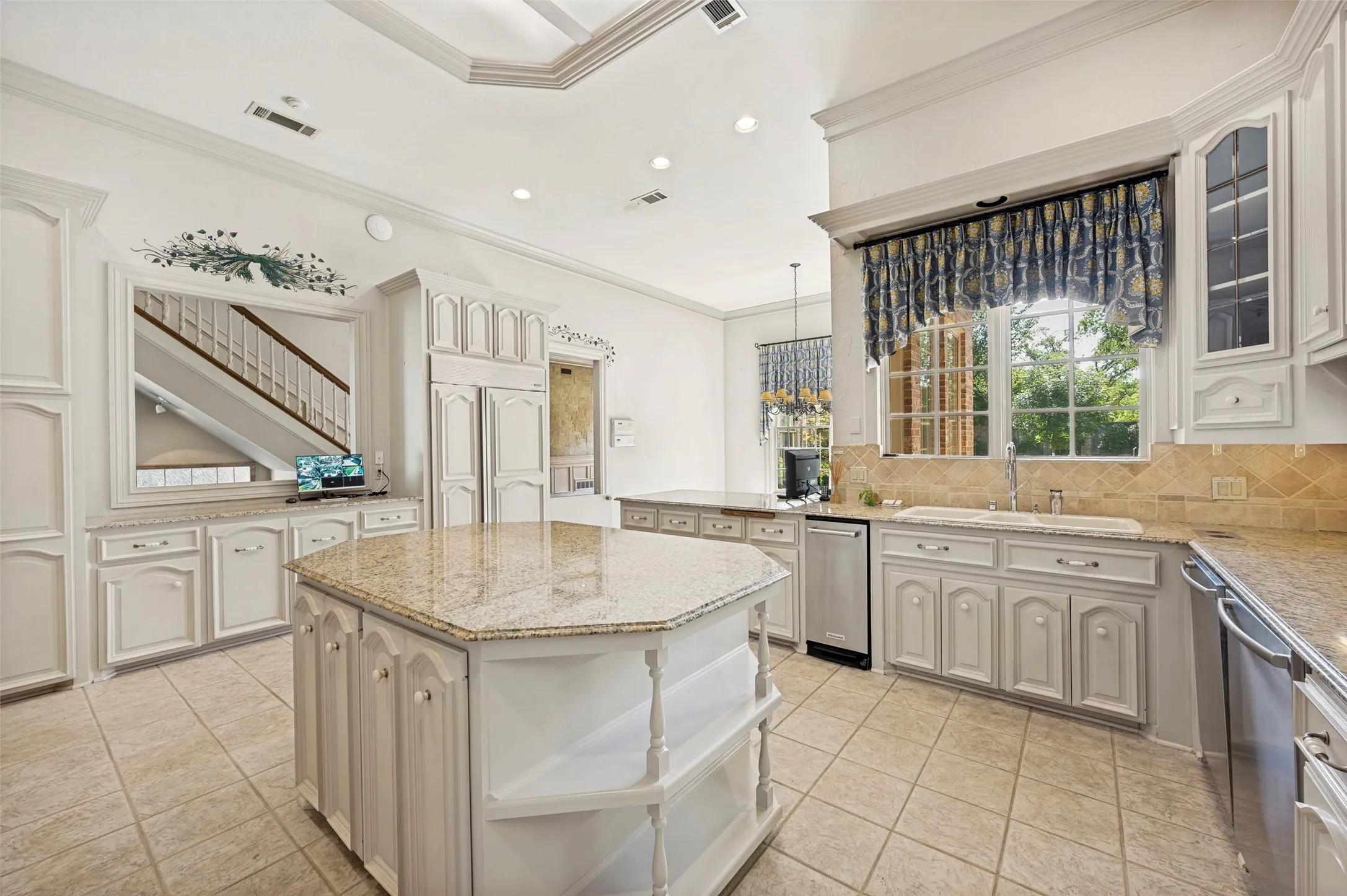 Single Family Residence For Sale in Dallas County , 10445 Strait Lane, Dallas, Texas 75229, 5 Bedrooms, 6 Bathrooms, 3 Garage spaces, 7,245 Sqft, built in 1989, Price $6,750,000, mls#21271770, Real Estate Agent in Dallas, Homes For Sale in Dallas county, Homes For Sale in Dallas, Realtor in Dallas Texas, Real Estate Brokerage Independent Realty Texas, Luminita Cordes Realtor