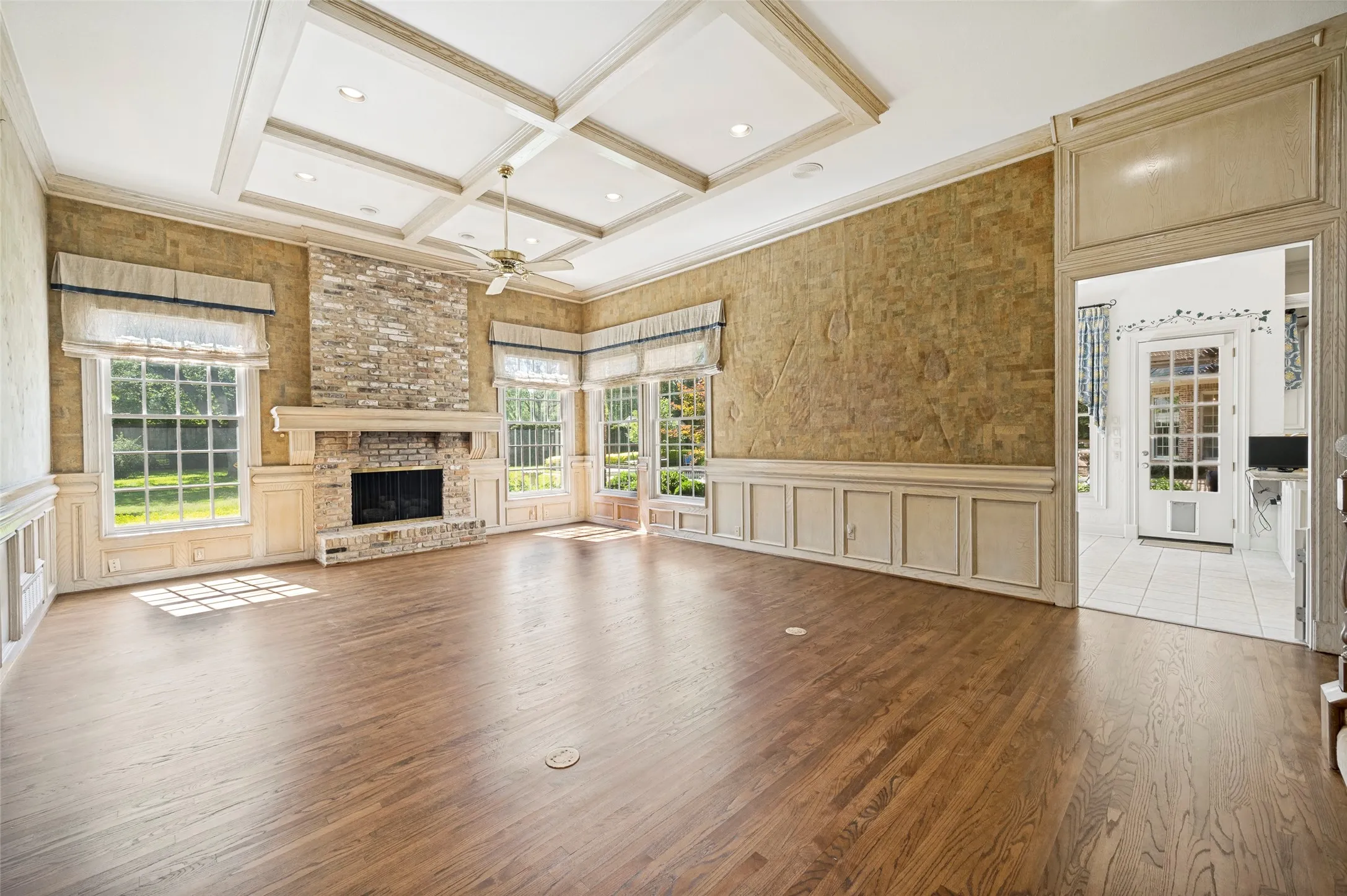 Single Family Residence For Sale in Dallas County , 10445 Strait Lane, Dallas, Texas 75229, 5 Bedrooms, 6 Bathrooms, 3 Garage spaces, 7,245 Sqft, built in 1989, Price $6,750,000, mls#21271770, Real Estate Agent in Dallas, Homes For Sale in Dallas county, Homes For Sale in Dallas, Realtor in Dallas Texas, Real Estate Brokerage Independent Realty Texas, Luminita Cordes Realtor