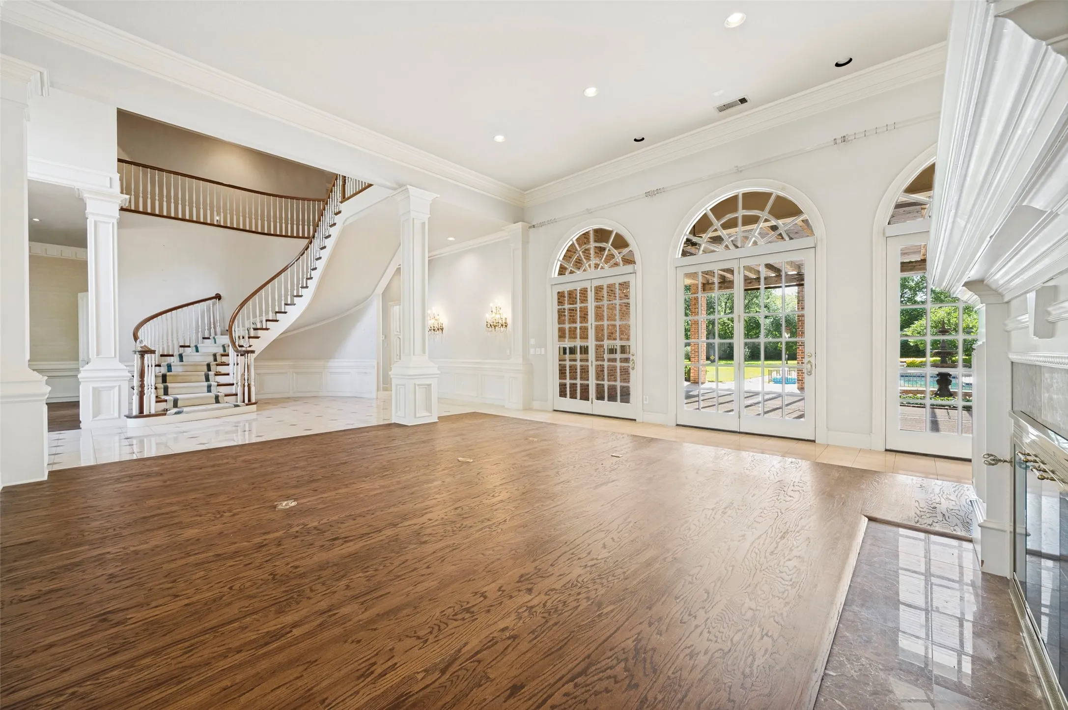 Single Family Residence For Sale in Dallas County , 10445 Strait Lane, Dallas, Texas 75229, 5 Bedrooms, 6 Bathrooms, 3 Garage spaces, 7,245 Sqft, built in 1989, Price $6,750,000, mls#21271770, Real Estate Agent in Dallas, Homes For Sale in Dallas county, Homes For Sale in Dallas, Realtor in Dallas Texas, Real Estate Brokerage Independent Realty Texas, Luminita Cordes Realtor