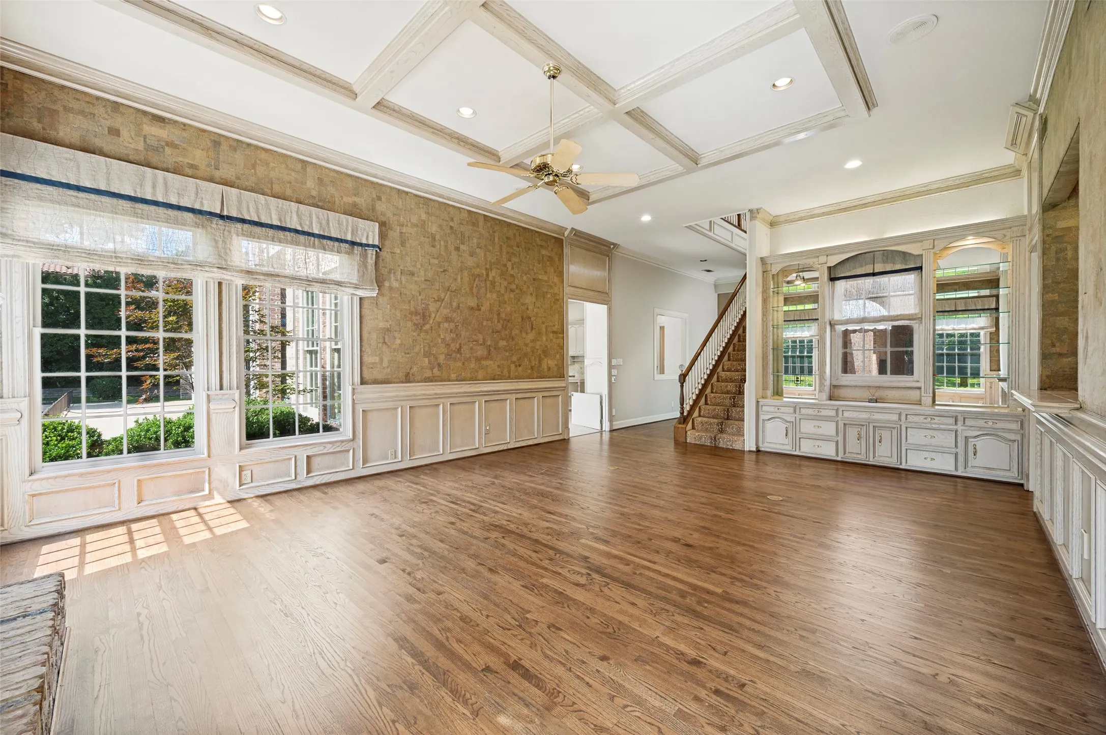 Single Family Residence For Sale in Dallas County , 10445 Strait Lane, Dallas, Texas 75229, 5 Bedrooms, 6 Bathrooms, 3 Garage spaces, 7,245 Sqft, built in 1989, Price $6,750,000, mls#21271770, Real Estate Agent in Dallas, Homes For Sale in Dallas county, Homes For Sale in Dallas, Realtor in Dallas Texas, Real Estate Brokerage Independent Realty Texas, Luminita Cordes Realtor