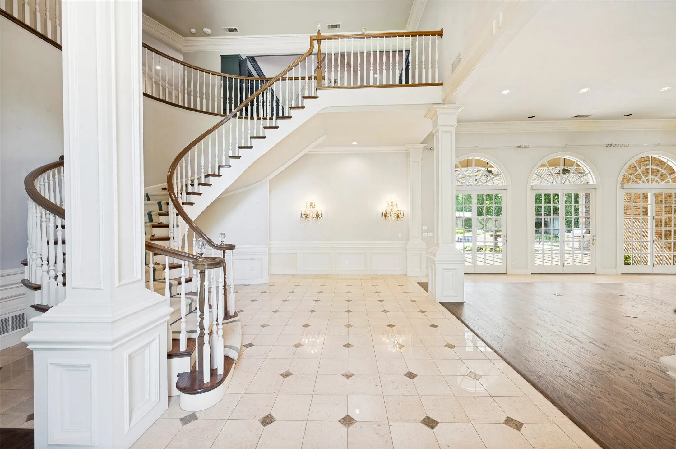 Single Family Residence For Sale in Dallas County , 10445 Strait Lane, Dallas, Texas 75229, 5 Bedrooms, 6 Bathrooms, 3 Garage spaces, 7,245 Sqft, built in 1989, Price $6,750,000, mls#21271770, Real Estate Agent in Dallas, Homes For Sale in Dallas county, Homes For Sale in Dallas, Realtor in Dallas Texas, Real Estate Brokerage Independent Realty Texas, Luminita Cordes Realtor