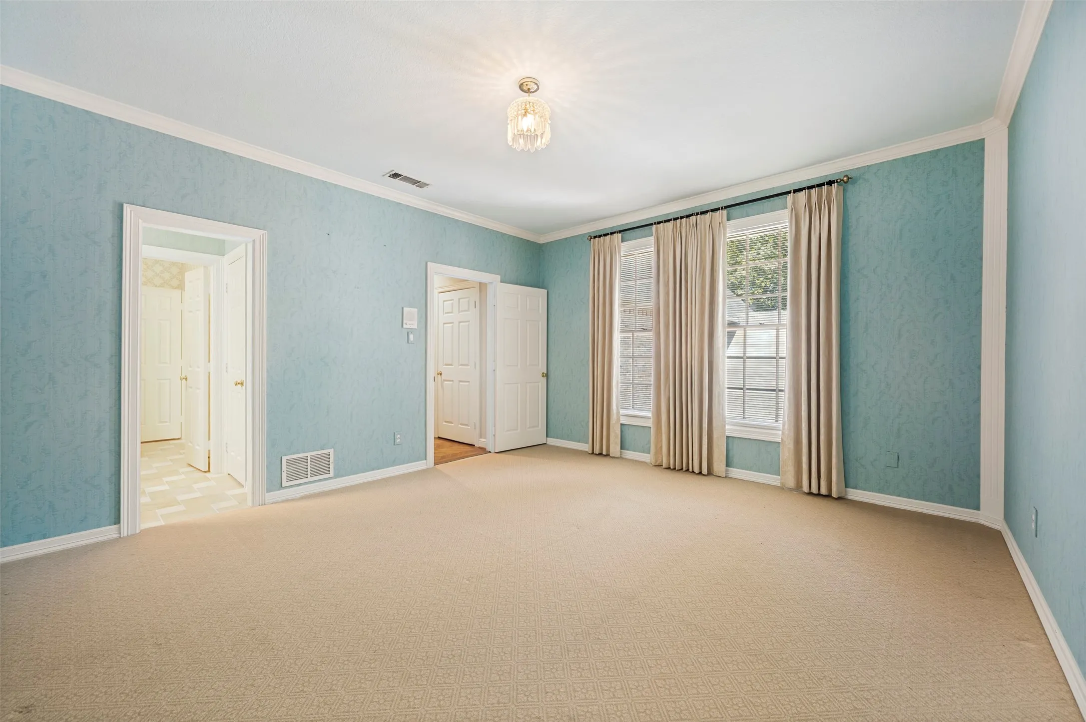 Single Family Residence For Sale in Dallas County , 10445 Strait Lane, Dallas, Texas 75229, 5 Bedrooms, 6 Bathrooms, 3 Garage spaces, 7,245 Sqft, built in 1989, Price $6,750,000, mls#21271770, Real Estate Agent in Dallas, Homes For Sale in Dallas county, Homes For Sale in Dallas, Realtor in Dallas Texas, Real Estate Brokerage Independent Realty Texas, Luminita Cordes Realtor