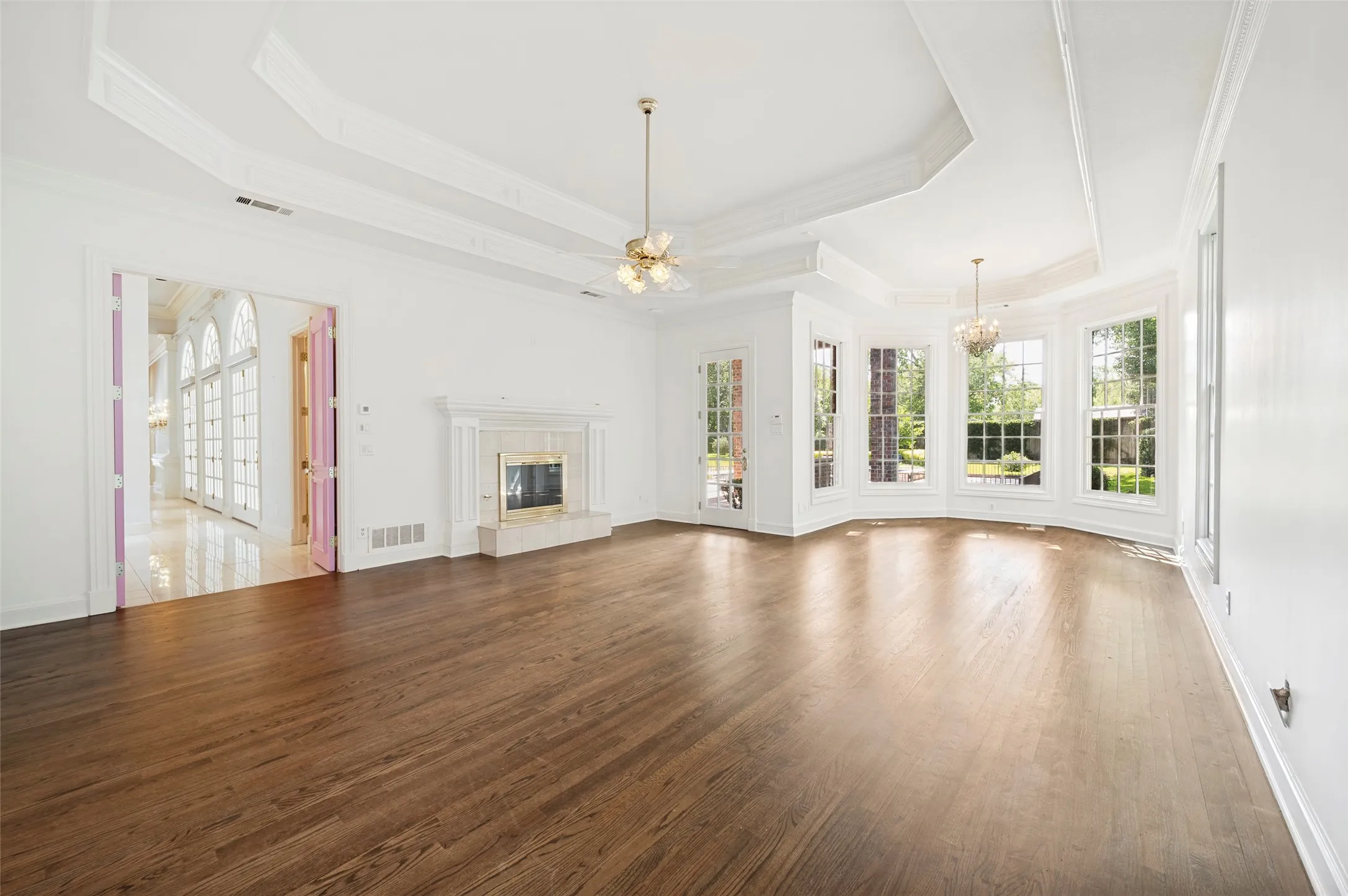 Single Family Residence For Sale in Dallas County , 10445 Strait Lane, Dallas, Texas 75229, 5 Bedrooms, 6 Bathrooms, 3 Garage spaces, 7,245 Sqft, built in 1989, Price $6,750,000, mls#21271770, Real Estate Agent in Dallas, Homes For Sale in Dallas county, Homes For Sale in Dallas, Realtor in Dallas Texas, Real Estate Brokerage Independent Realty Texas, Luminita Cordes Realtor