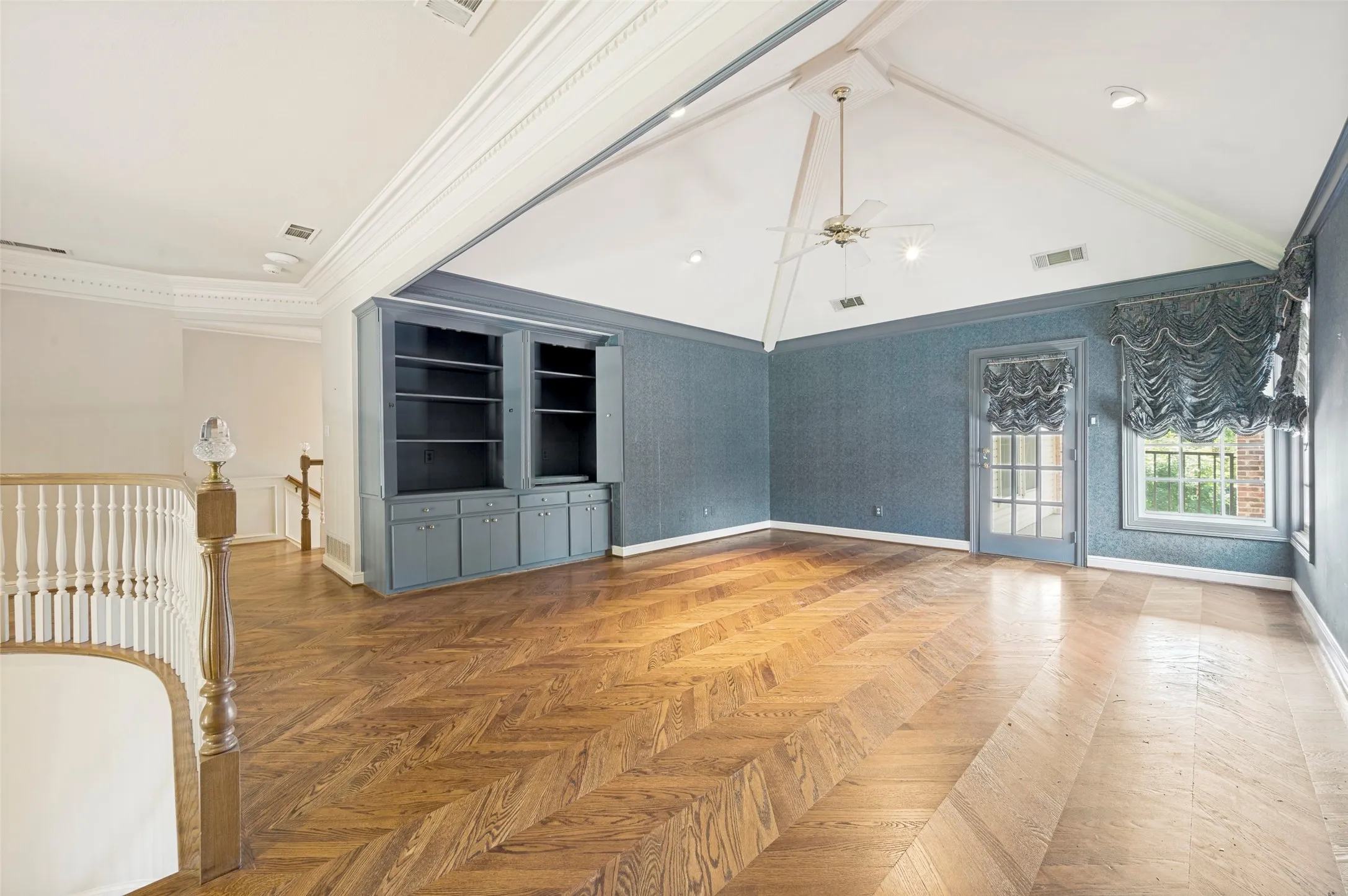 Single Family Residence For Sale in Dallas County , 10445 Strait Lane, Dallas, Texas 75229, 5 Bedrooms, 6 Bathrooms, 3 Garage spaces, 7,245 Sqft, built in 1989, Price $6,750,000, mls#21271770, Real Estate Agent in Dallas, Homes For Sale in Dallas county, Homes For Sale in Dallas, Realtor in Dallas Texas, Real Estate Brokerage Independent Realty Texas, Luminita Cordes Realtor